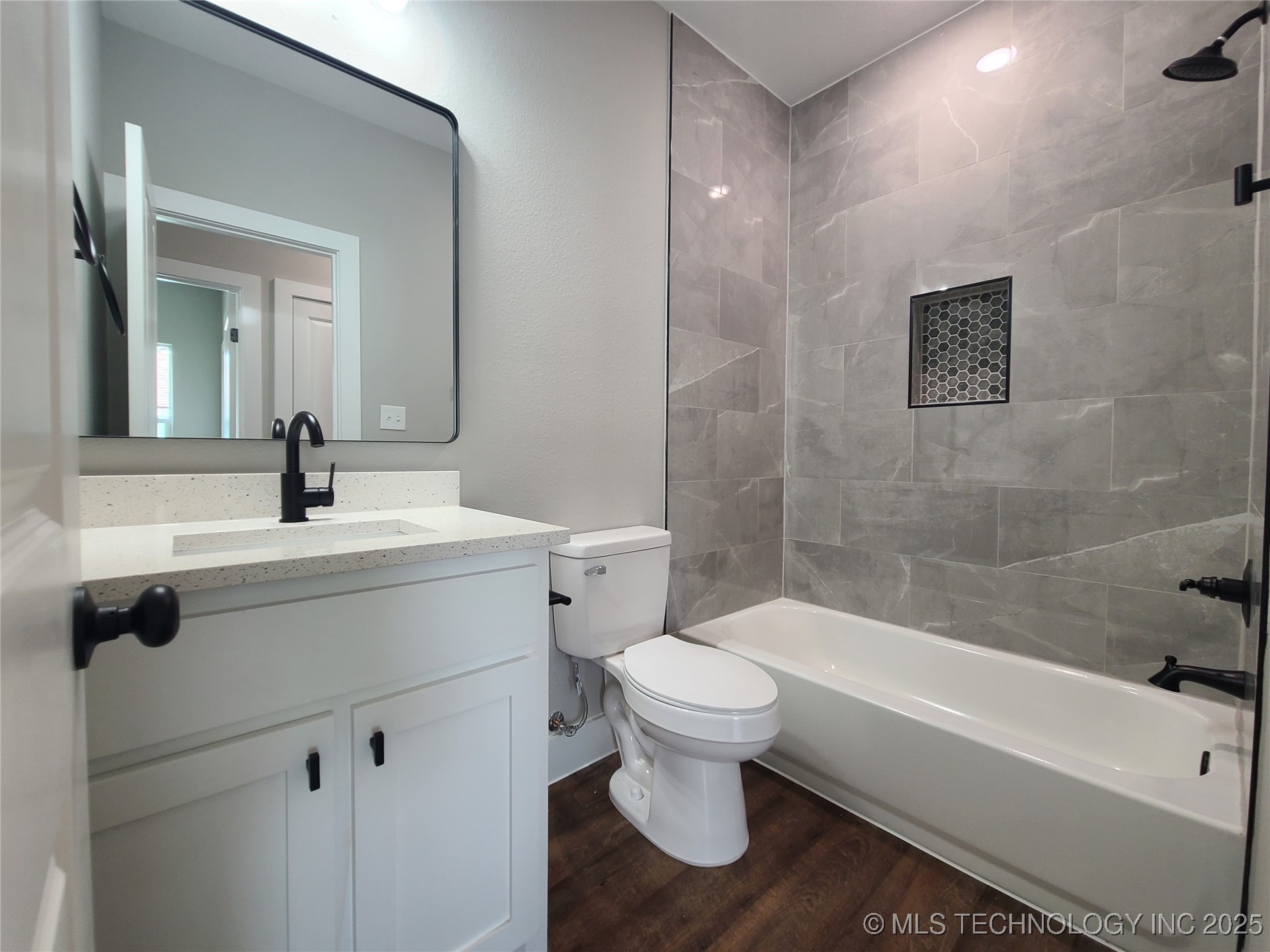 125 S Mclean Drive Property Photo 6