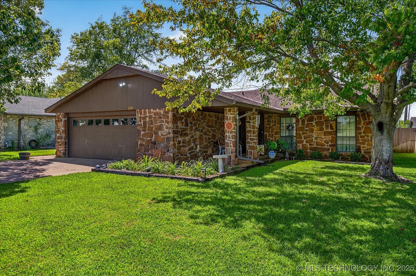 309 N Spruce Avenue Property Photo 2