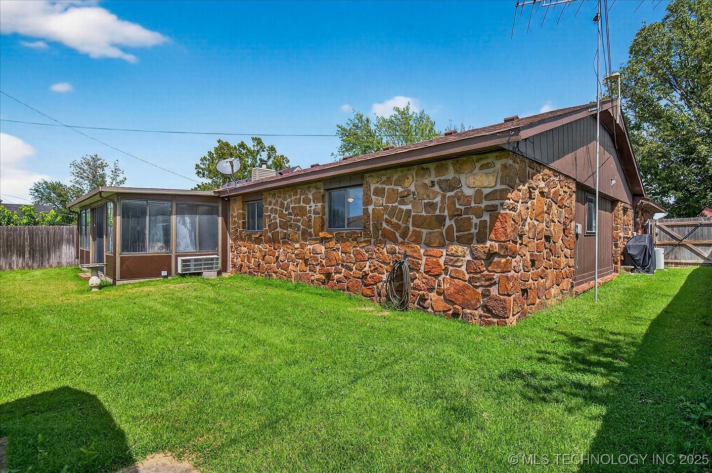 309 N Spruce Avenue Property Photo 27