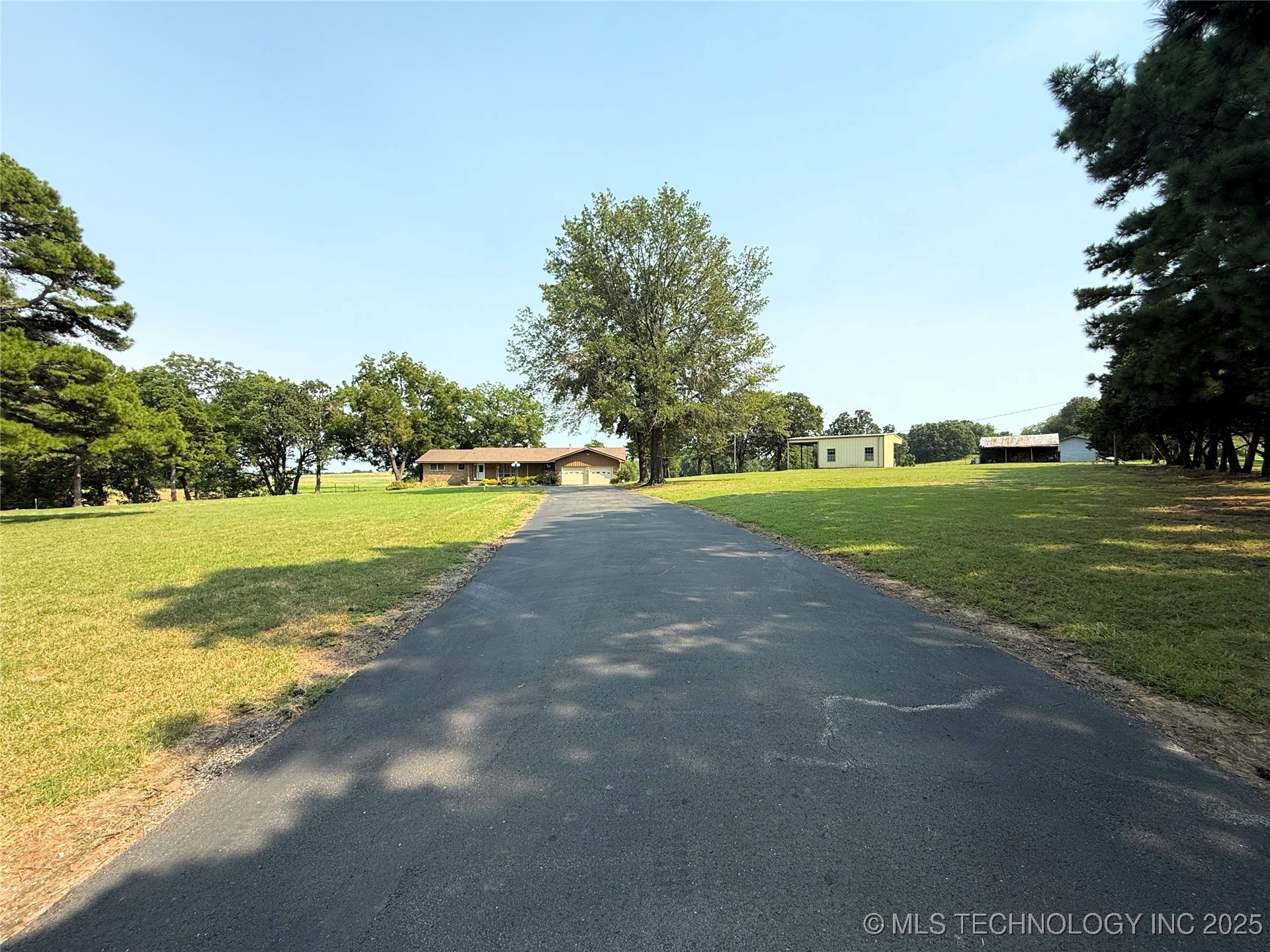 2744 W 103rd Street N Property Photo 5