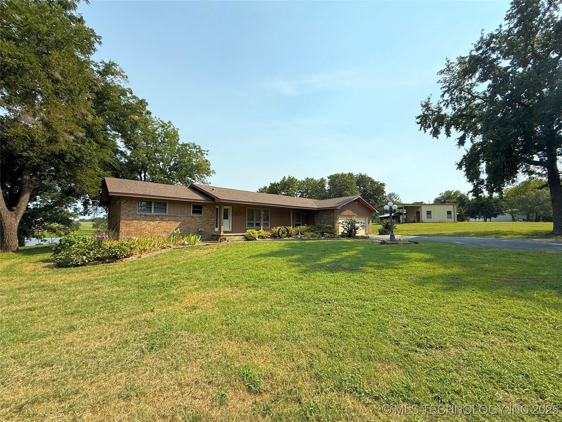 2744 W 103rd Street N Property Photo 6