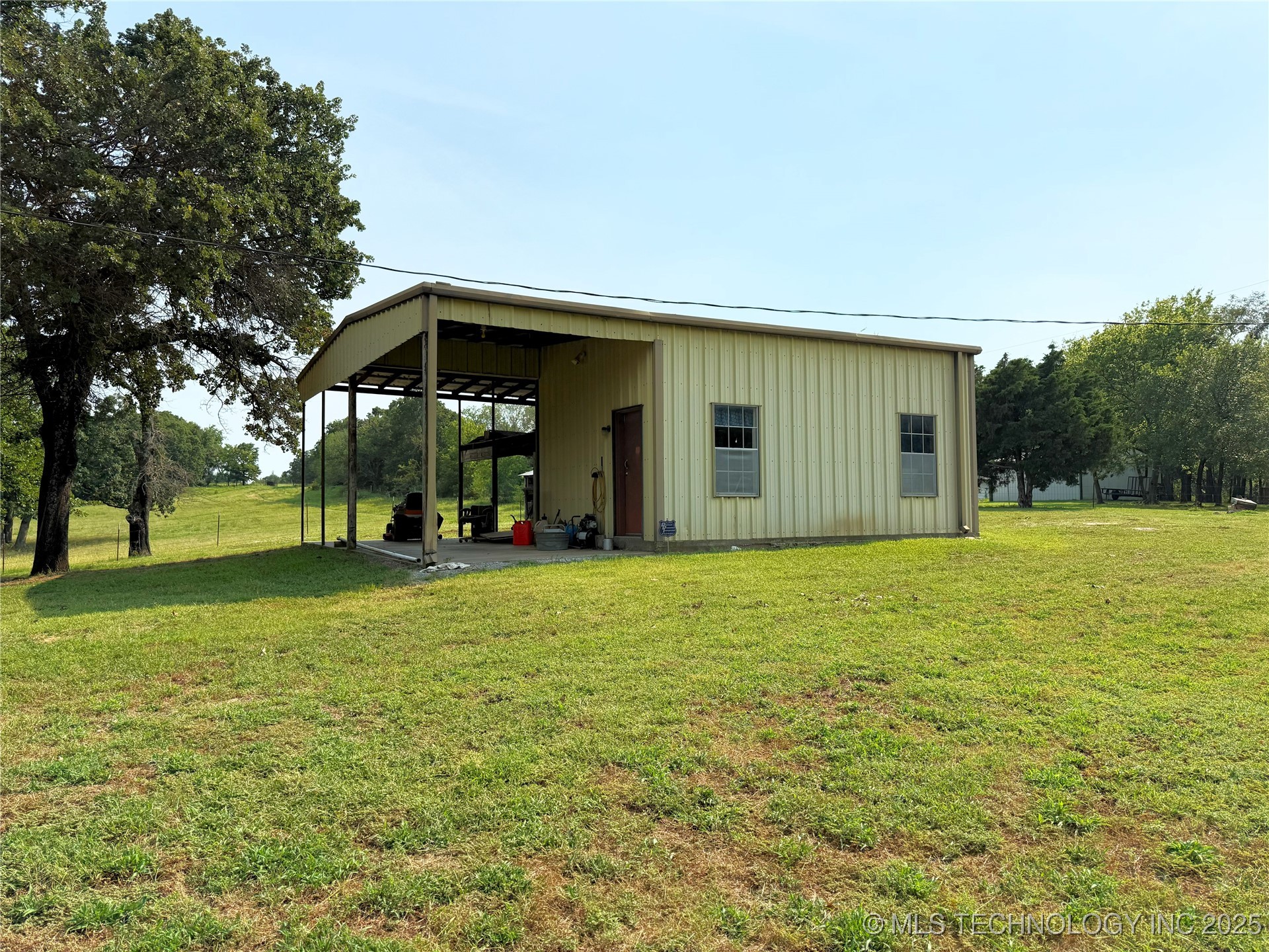 2744 W 103rd Street N Property Photo 7