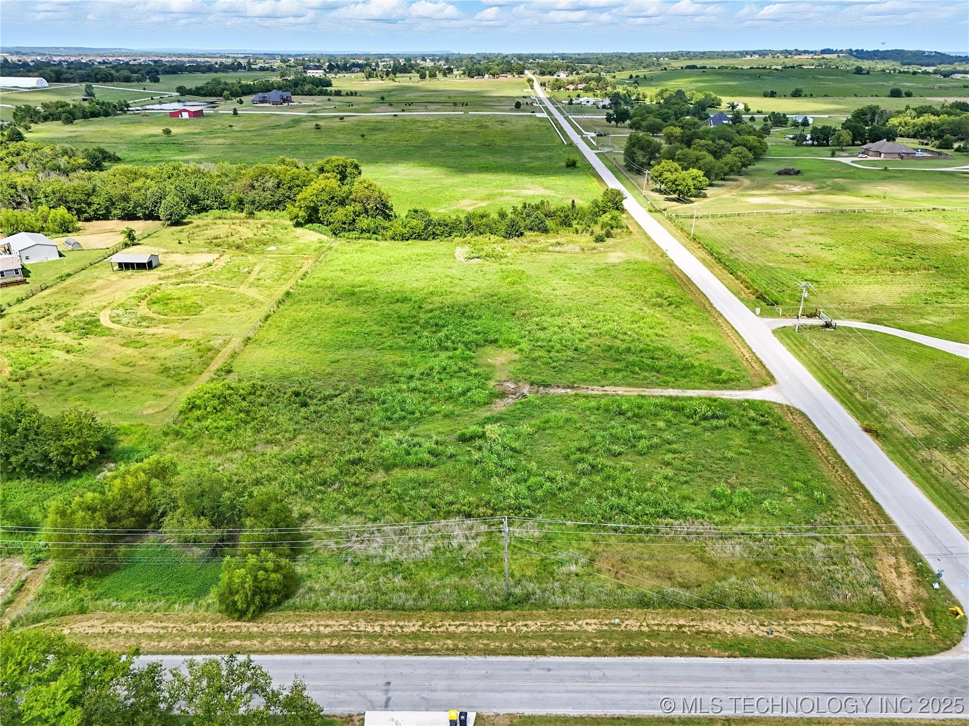 18010 S Peoria Avenue Property Photo 4