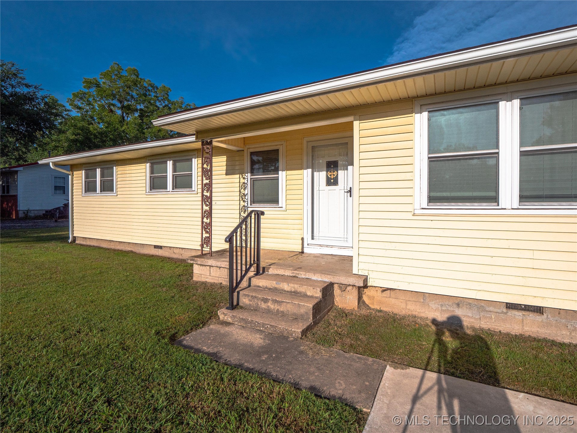 126 S Walnut Avenue Property Photo 3