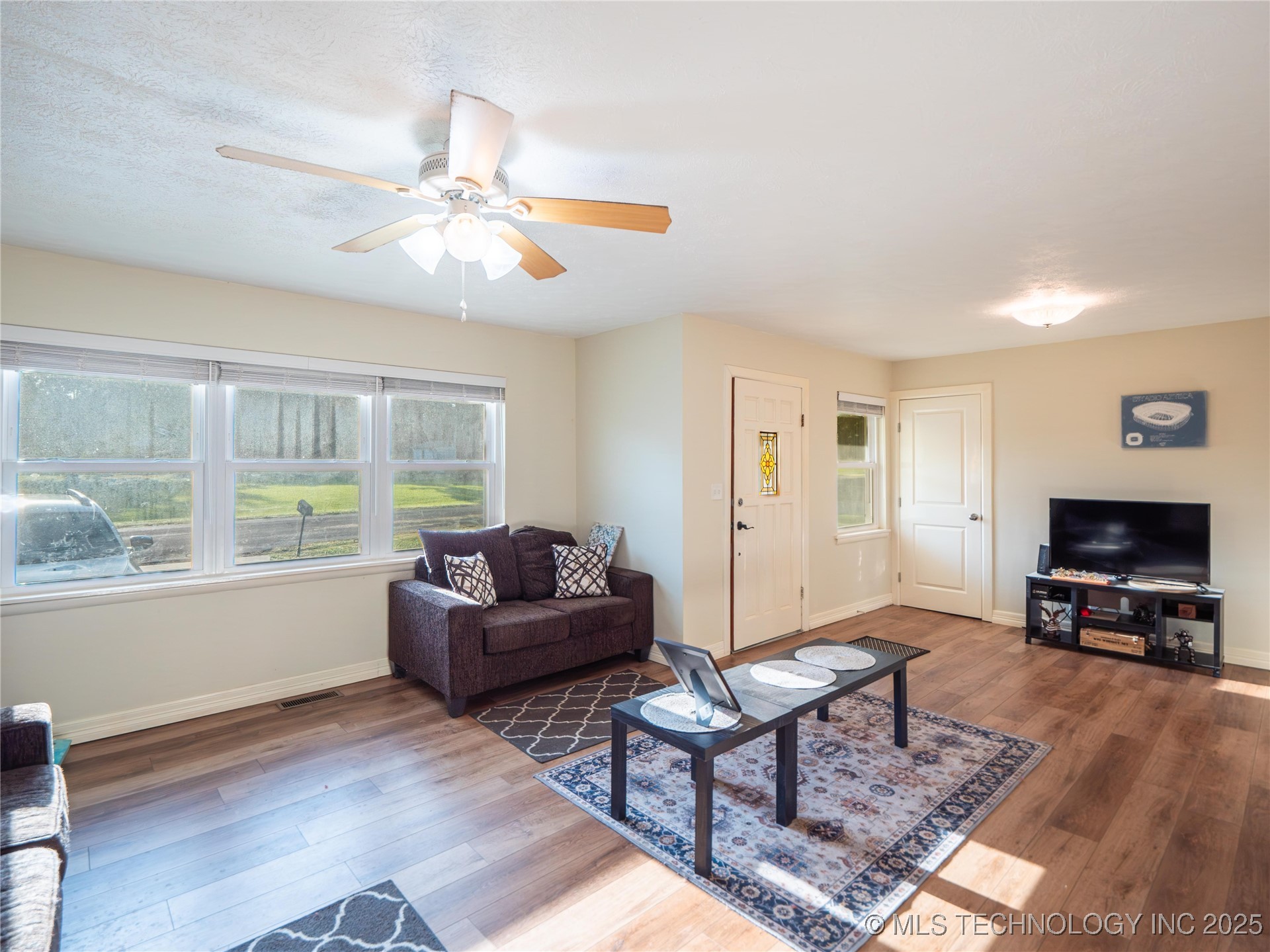 126 S Walnut Avenue Property Photo 6