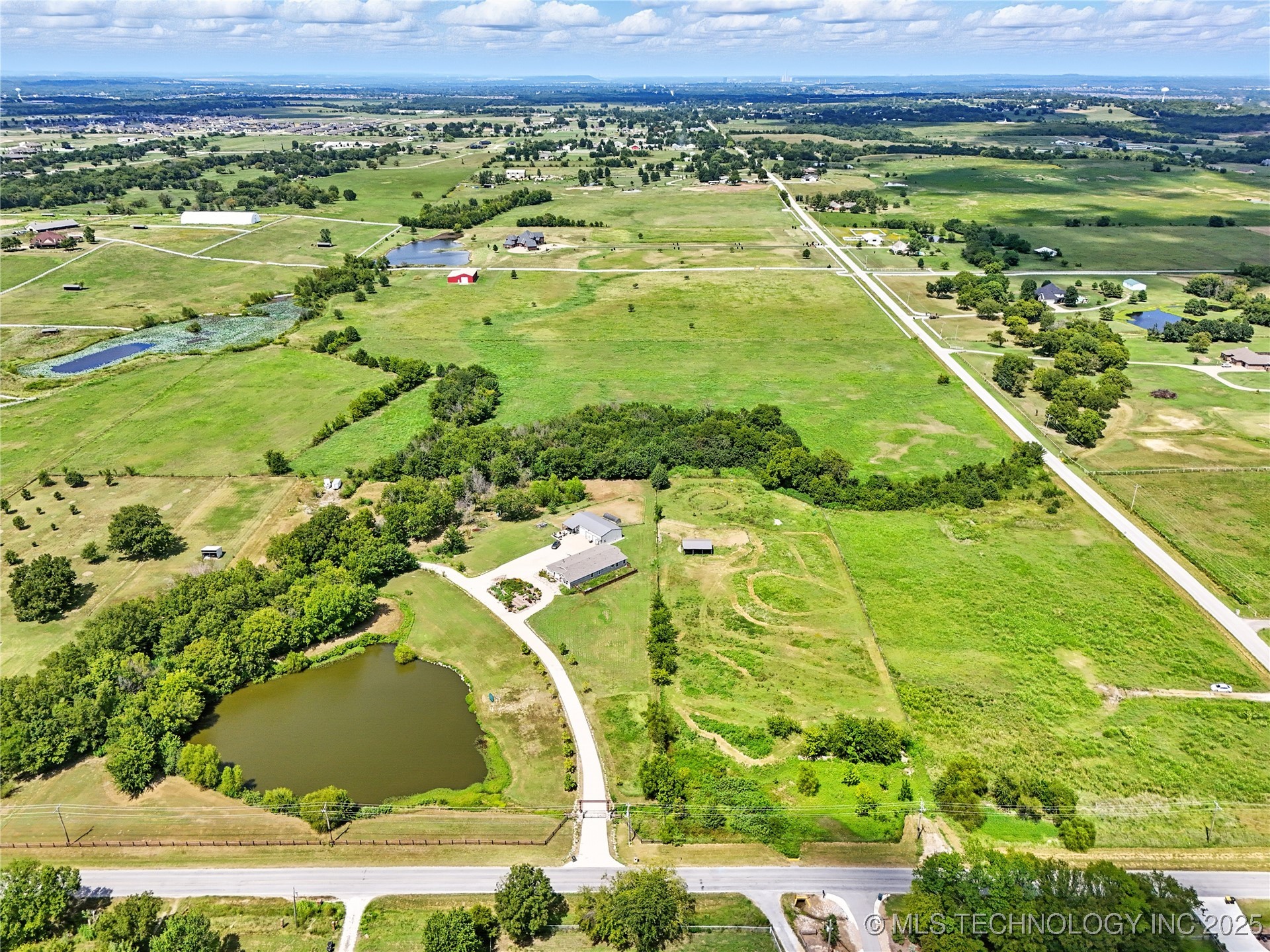 18020 S Peoria Avenue Property Photo 8