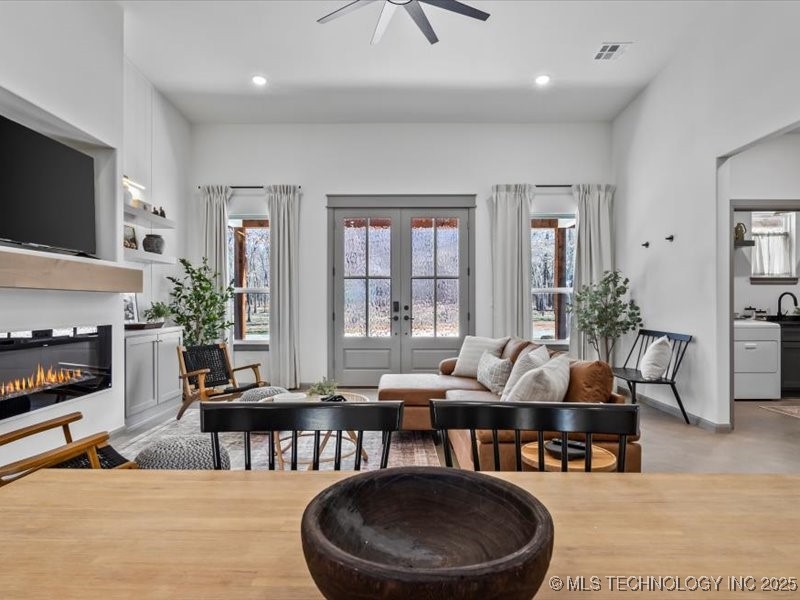 450251 E 340 Road Property Photo 6