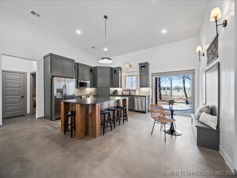 450251 E 340 Road Property Photo 7