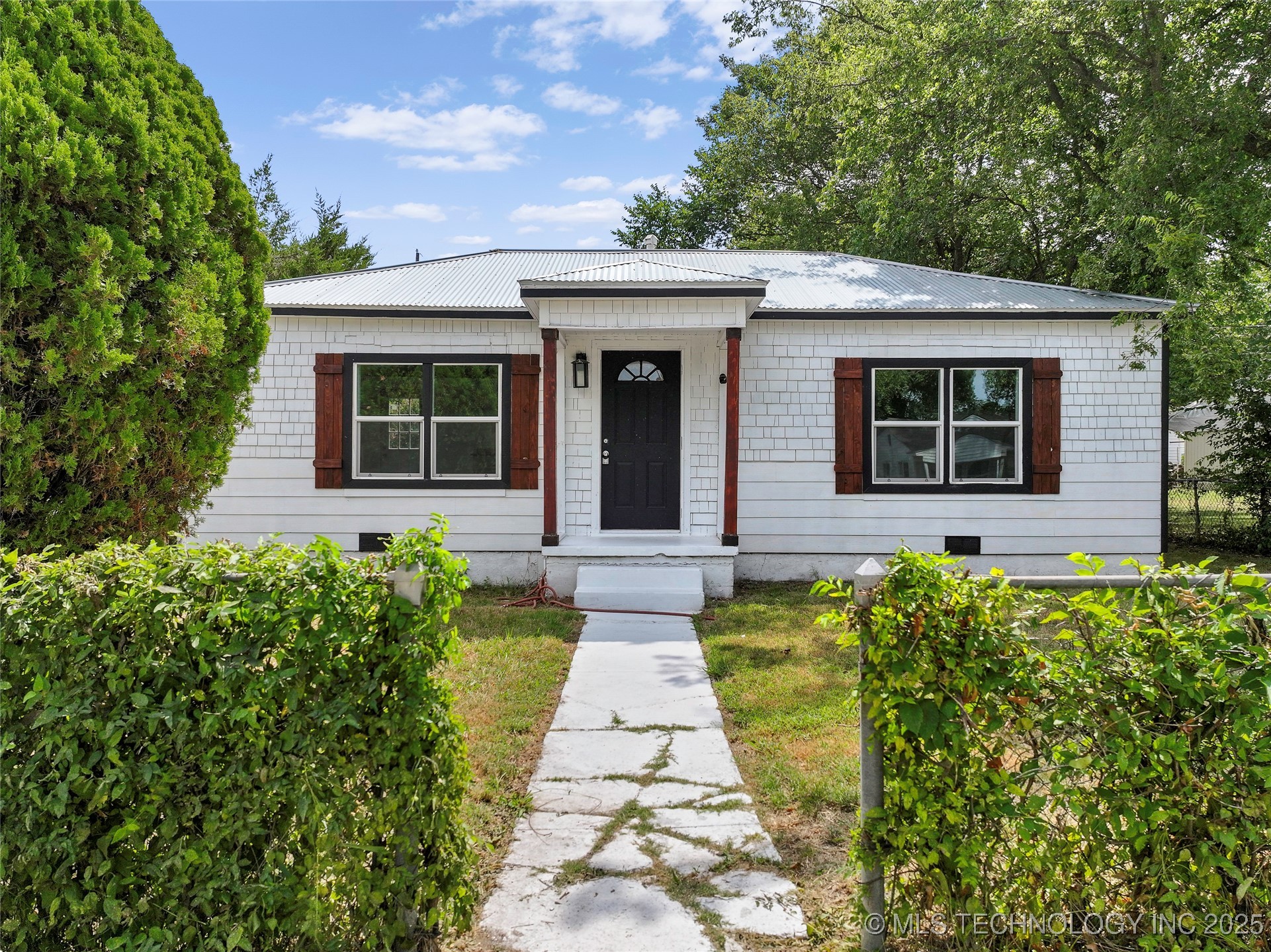 1000 Hugo Se Property Photo 1