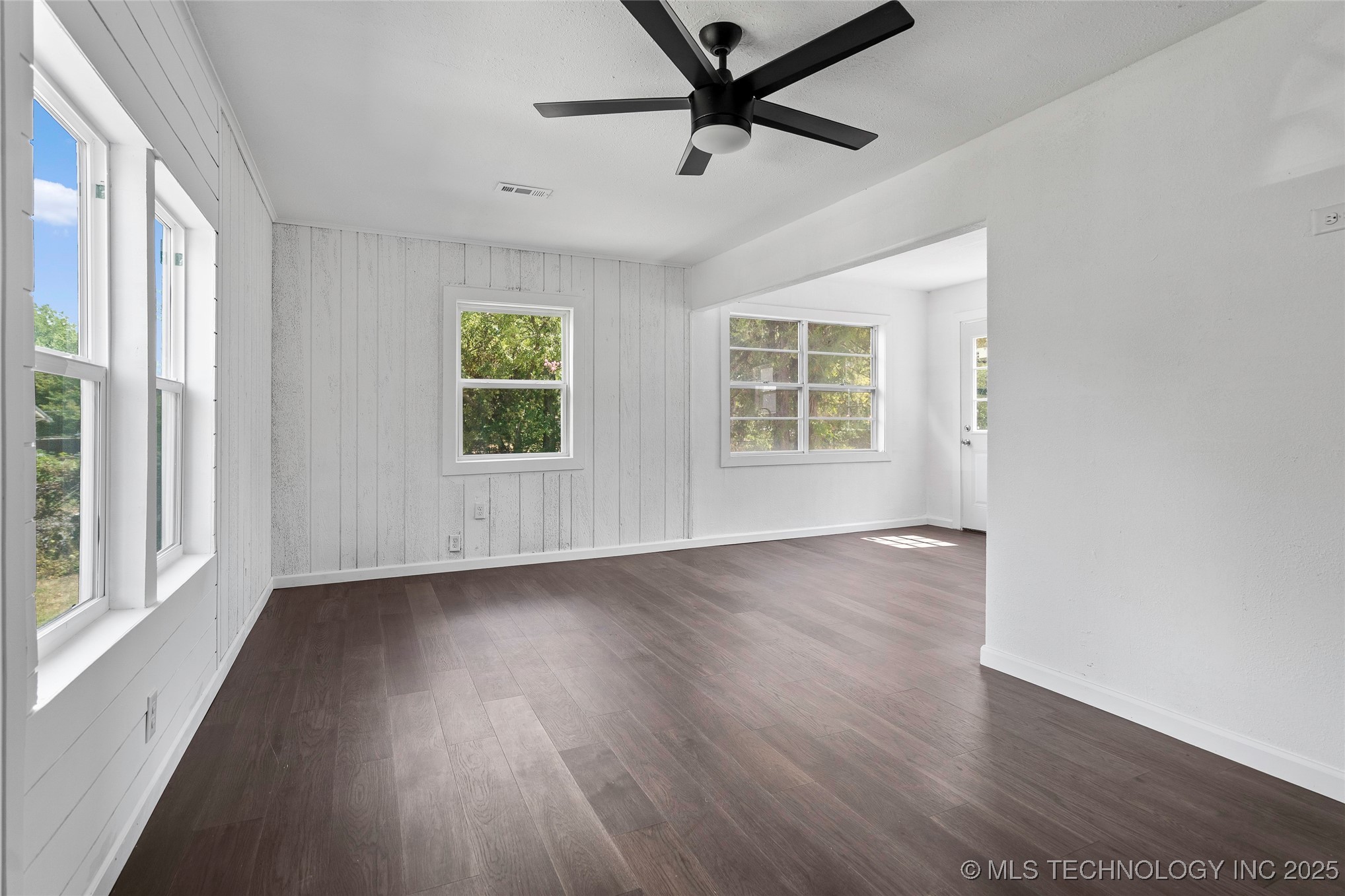 1000 Hugo Se Property Photo 2