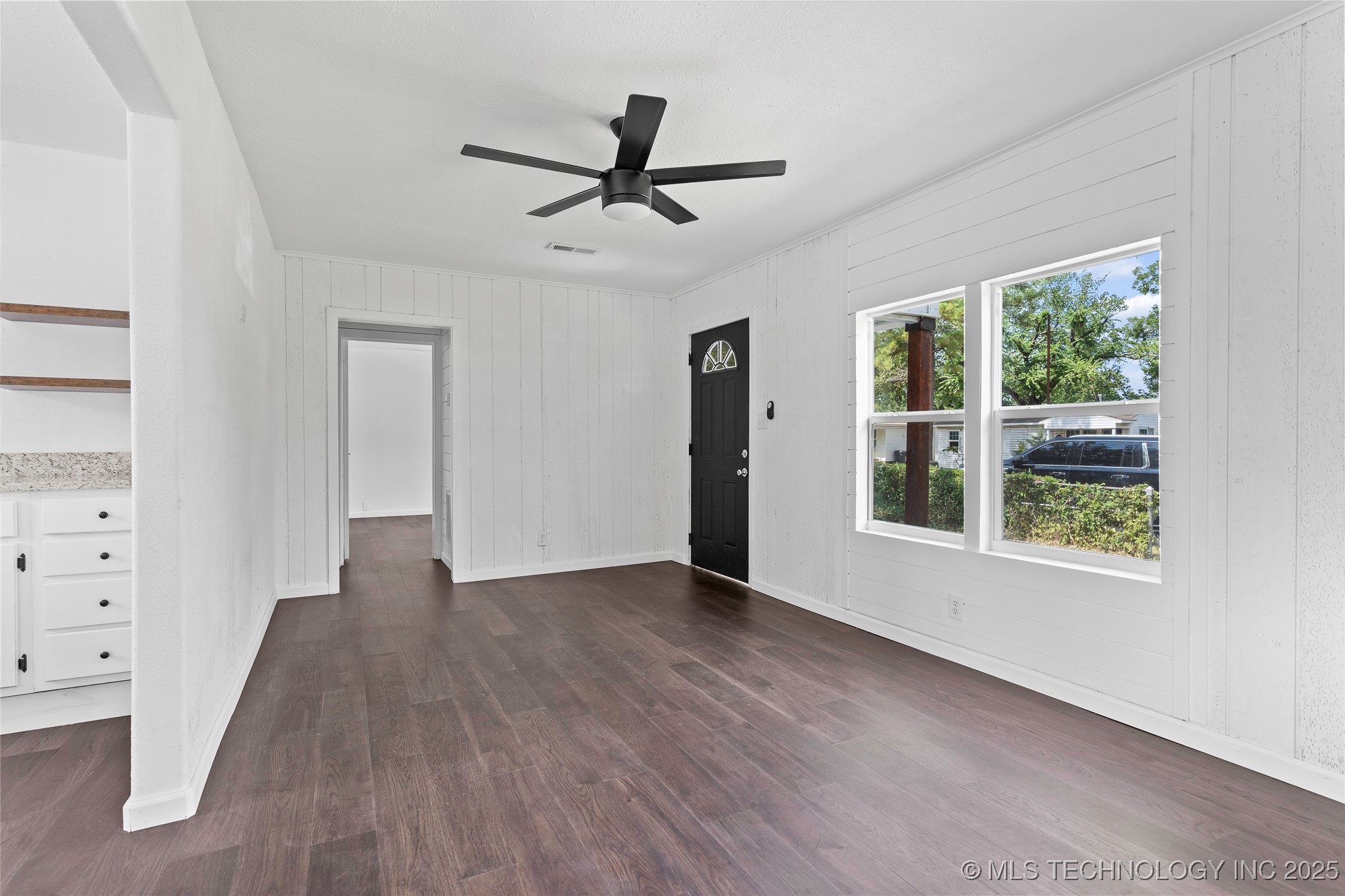 1000 Hugo Se Property Photo 4