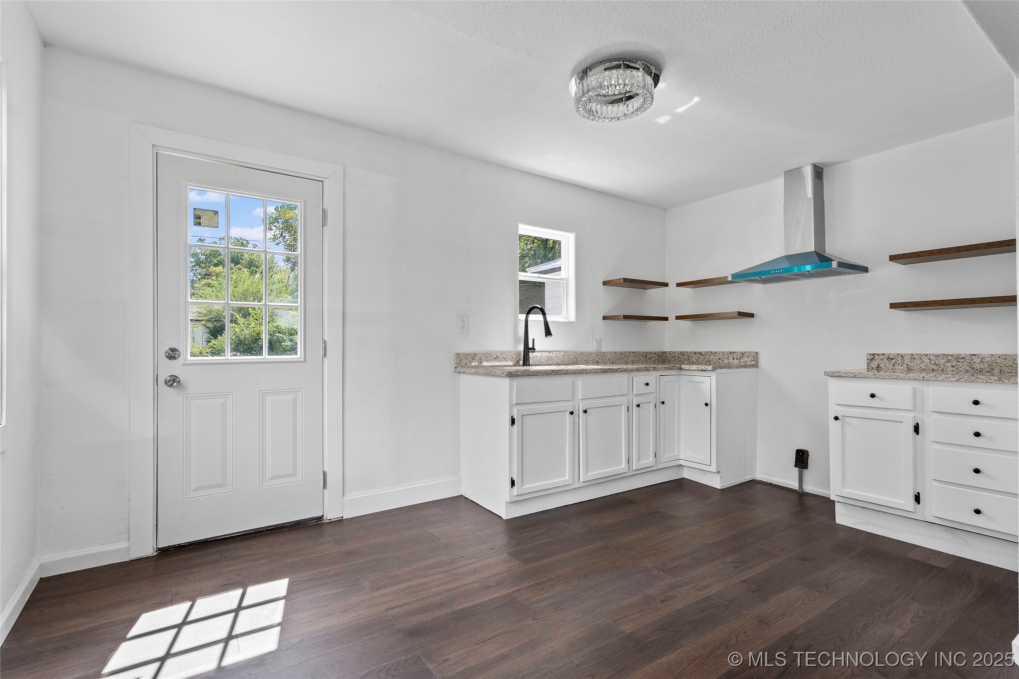 1000 Hugo Se Property Photo 6