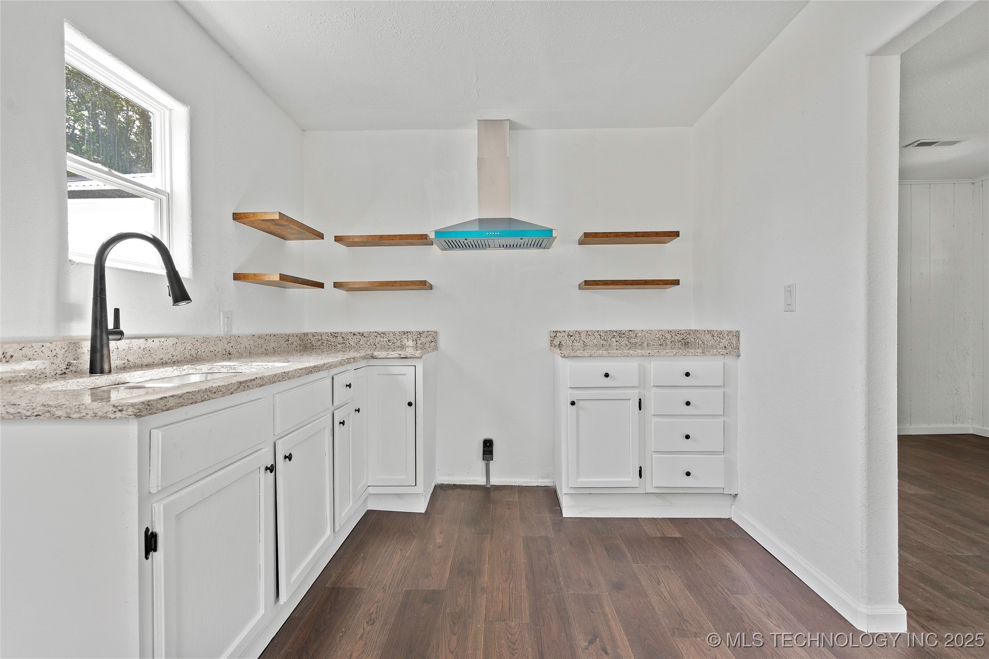 1000 Hugo Se Property Photo 8