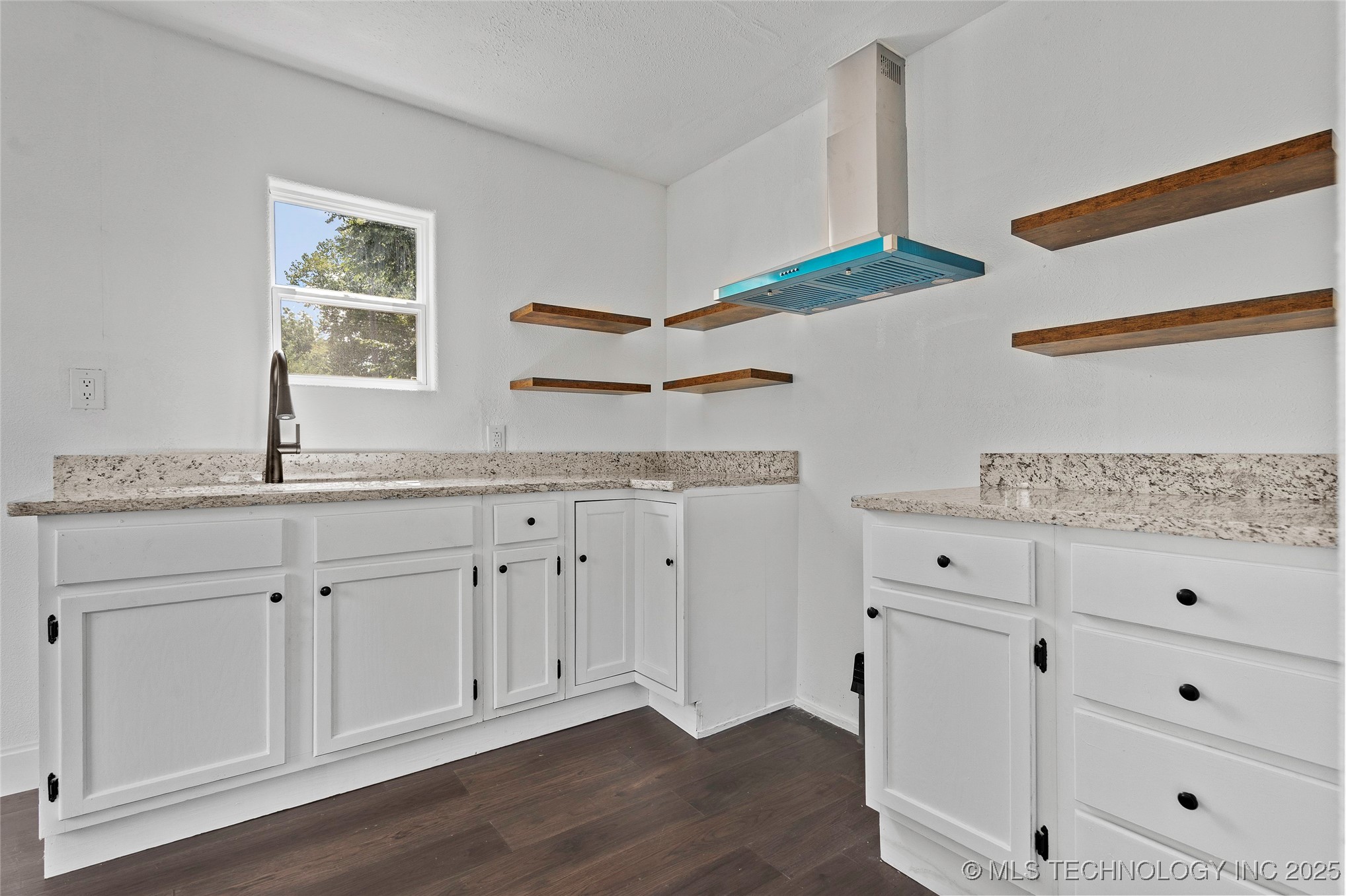 1000 Hugo Se Property Photo 9