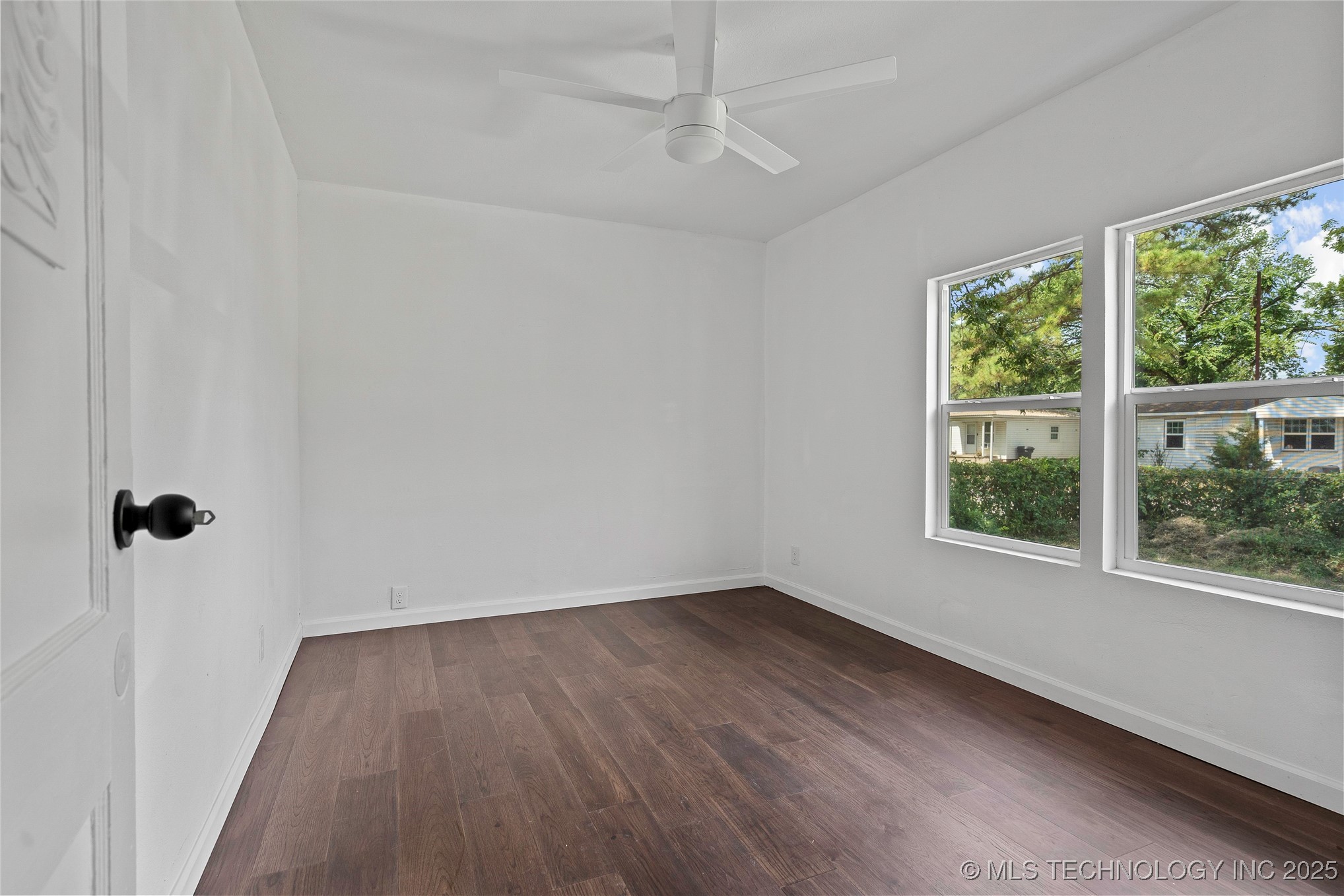 1000 Hugo Se Property Photo 11