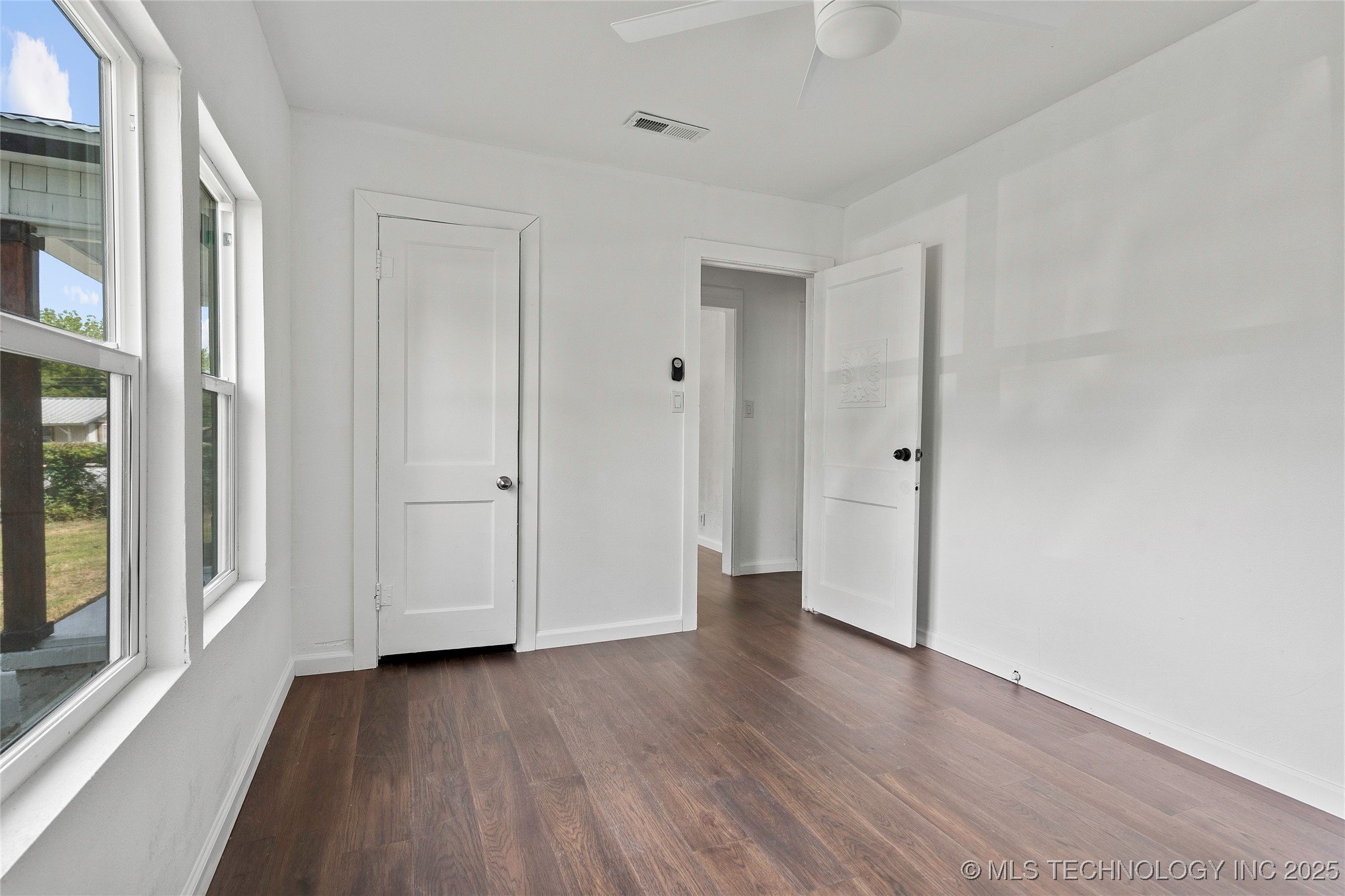 1000 Hugo Se Property Photo 12