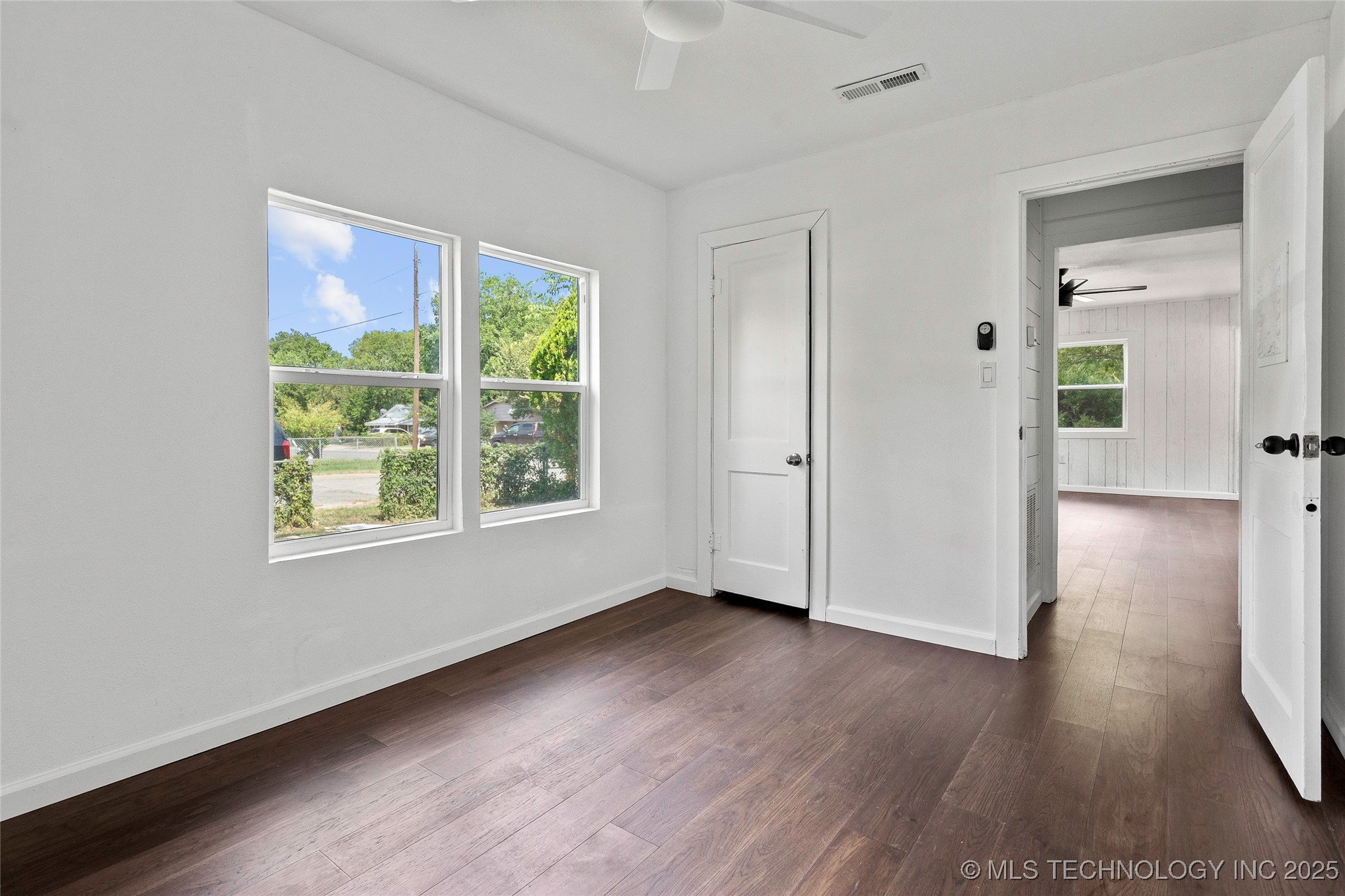 1000 Hugo Se Property Photo 13