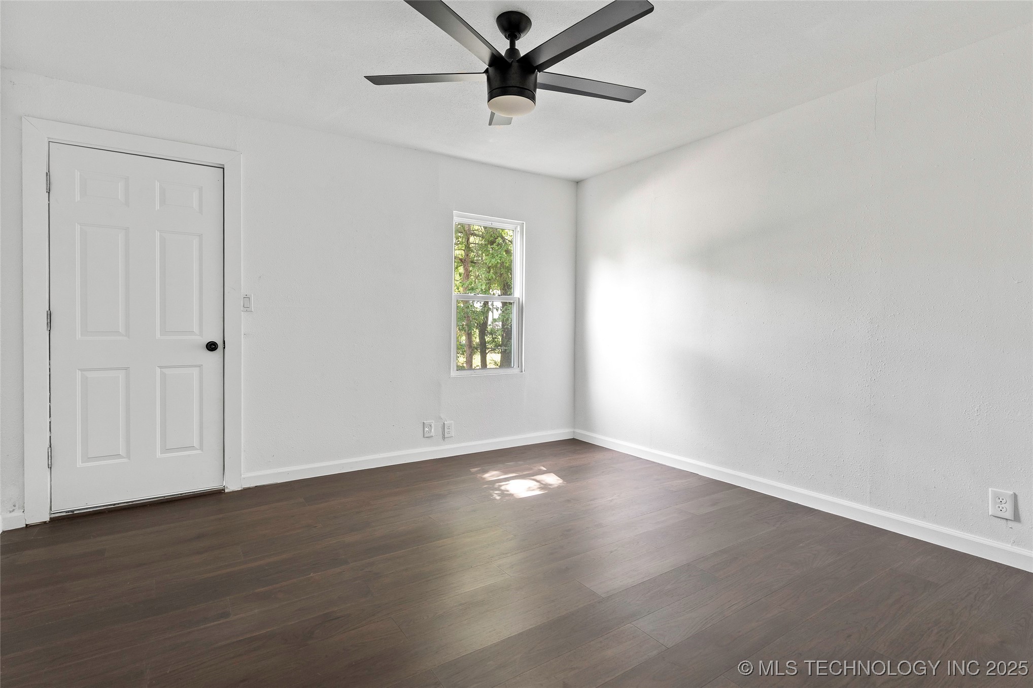 1000 Hugo Se Property Photo 17