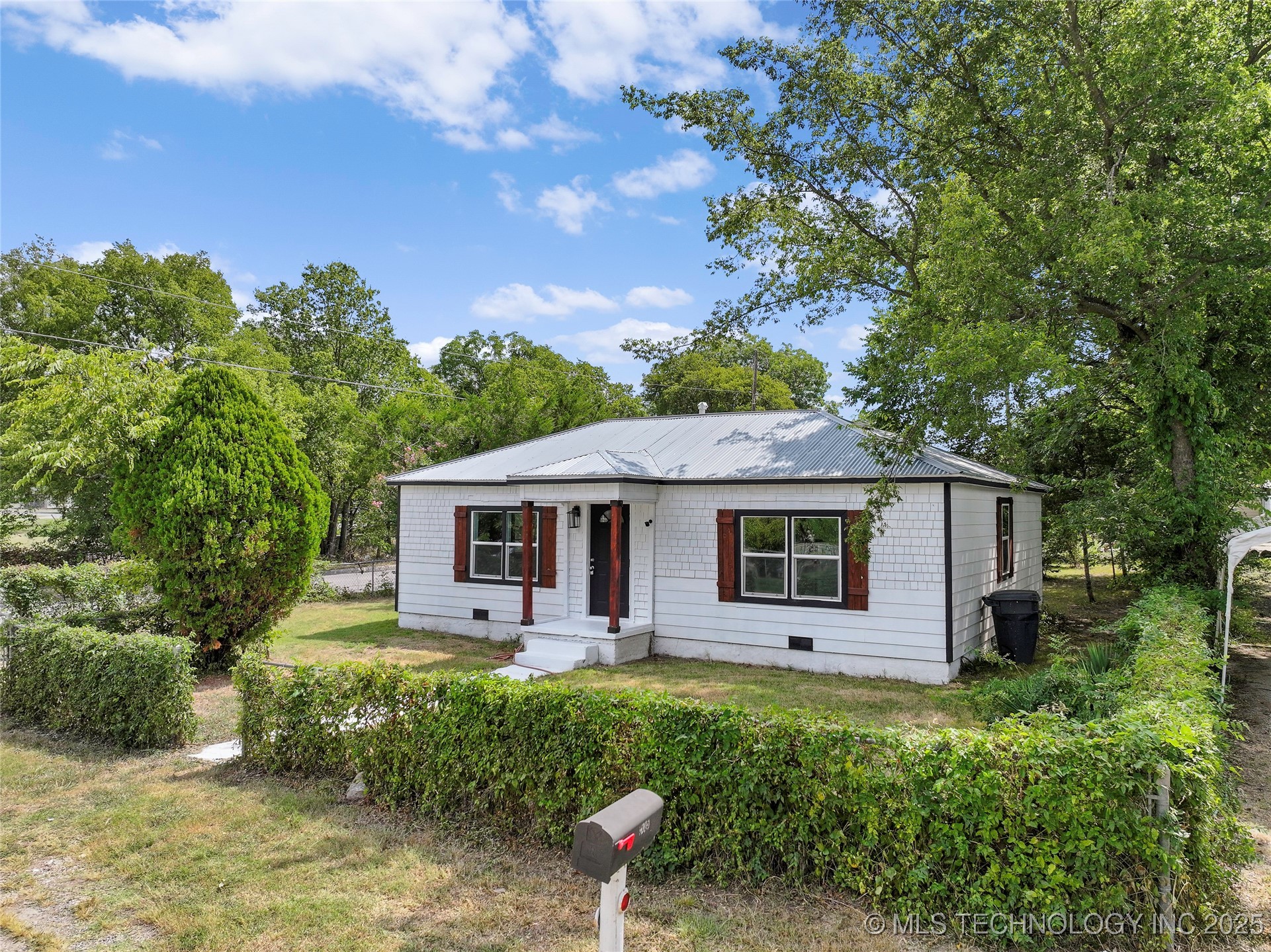 1000 Hugo Se Property Photo 19