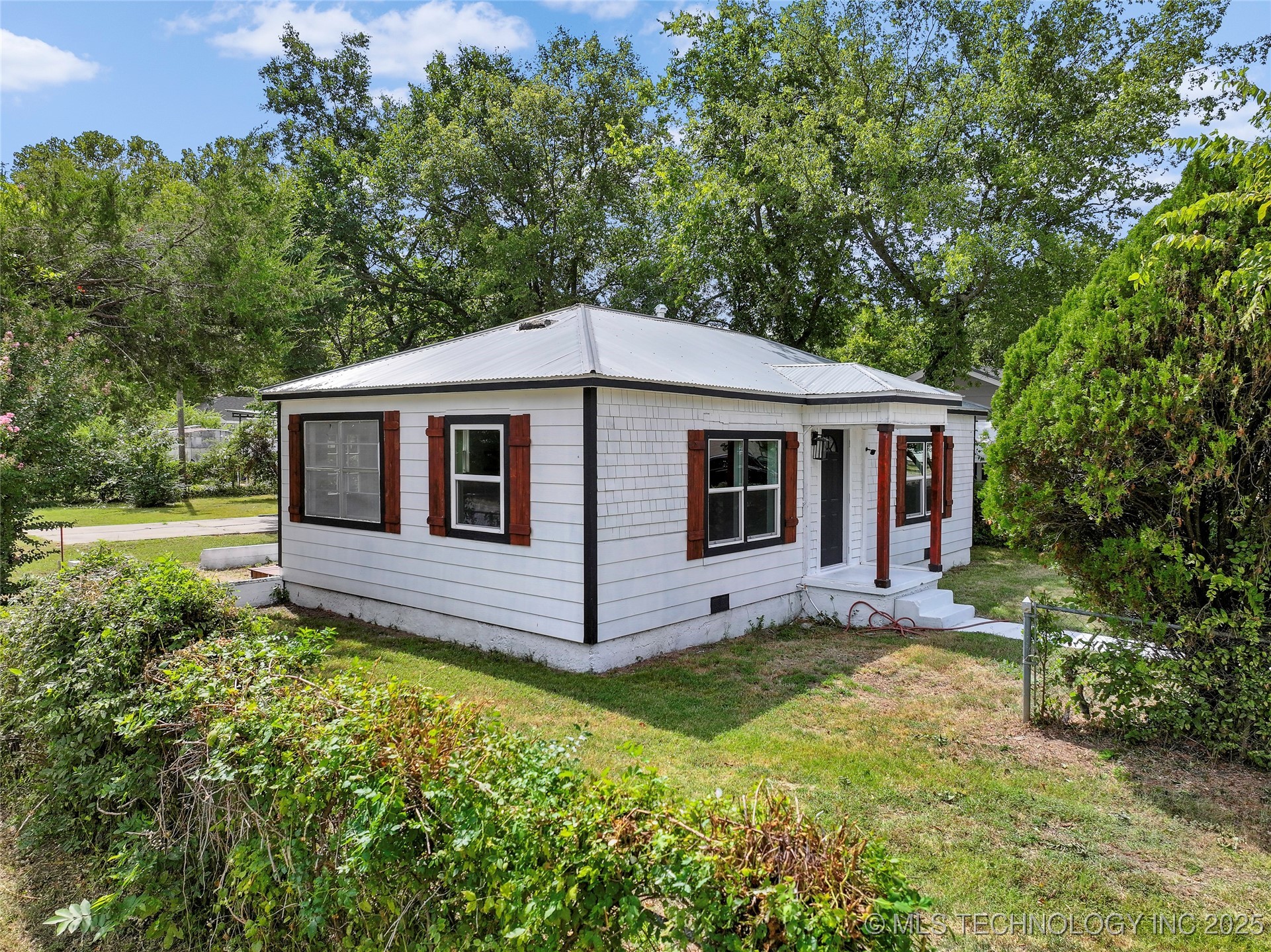 1000 Hugo Se Property Photo 20