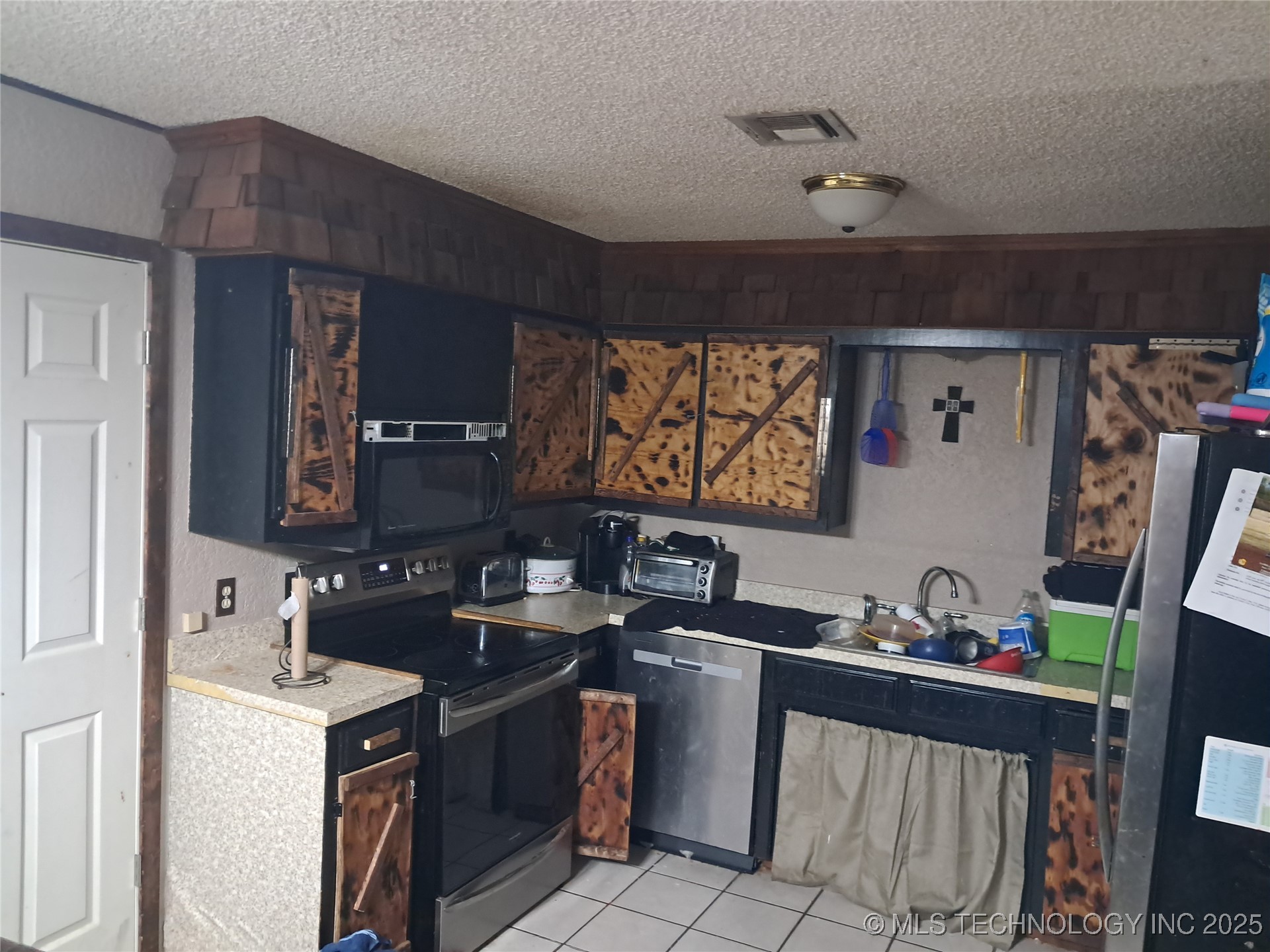 318 Wisteria Property Photo 5