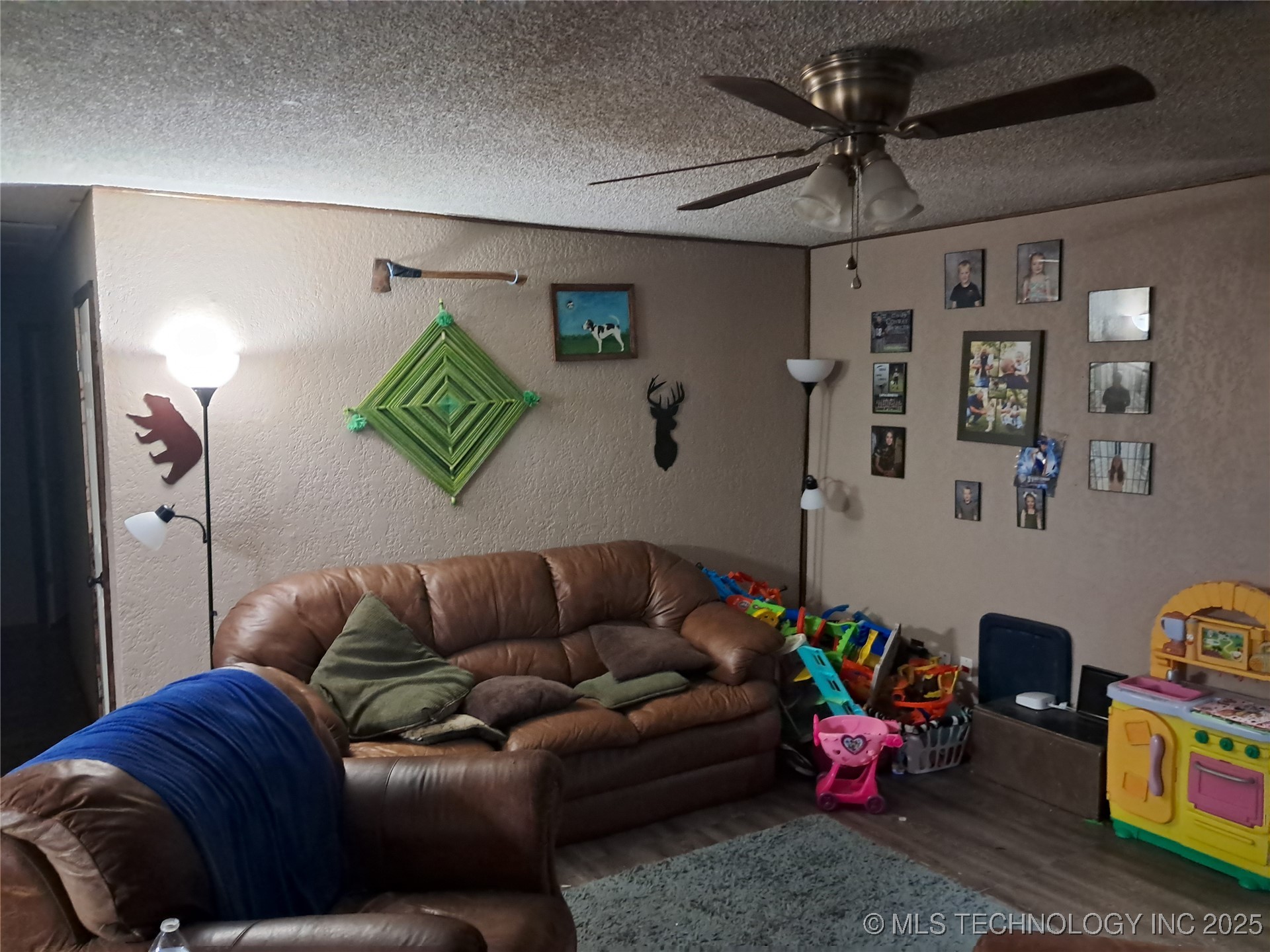 318 Wisteria Property Photo 7