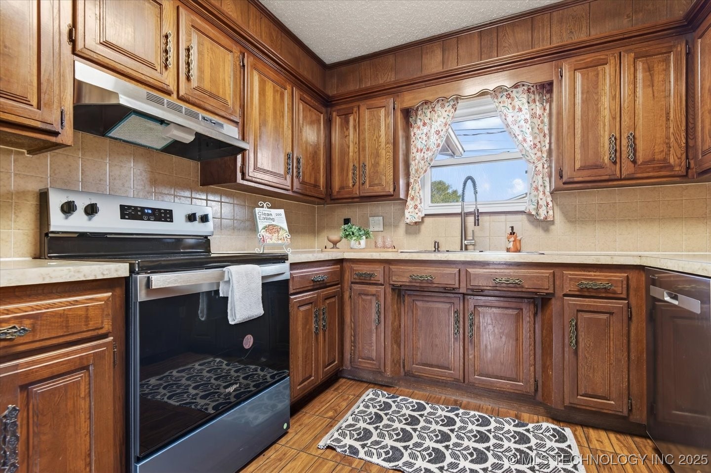 4040 Sheridan Road Property Photo 9