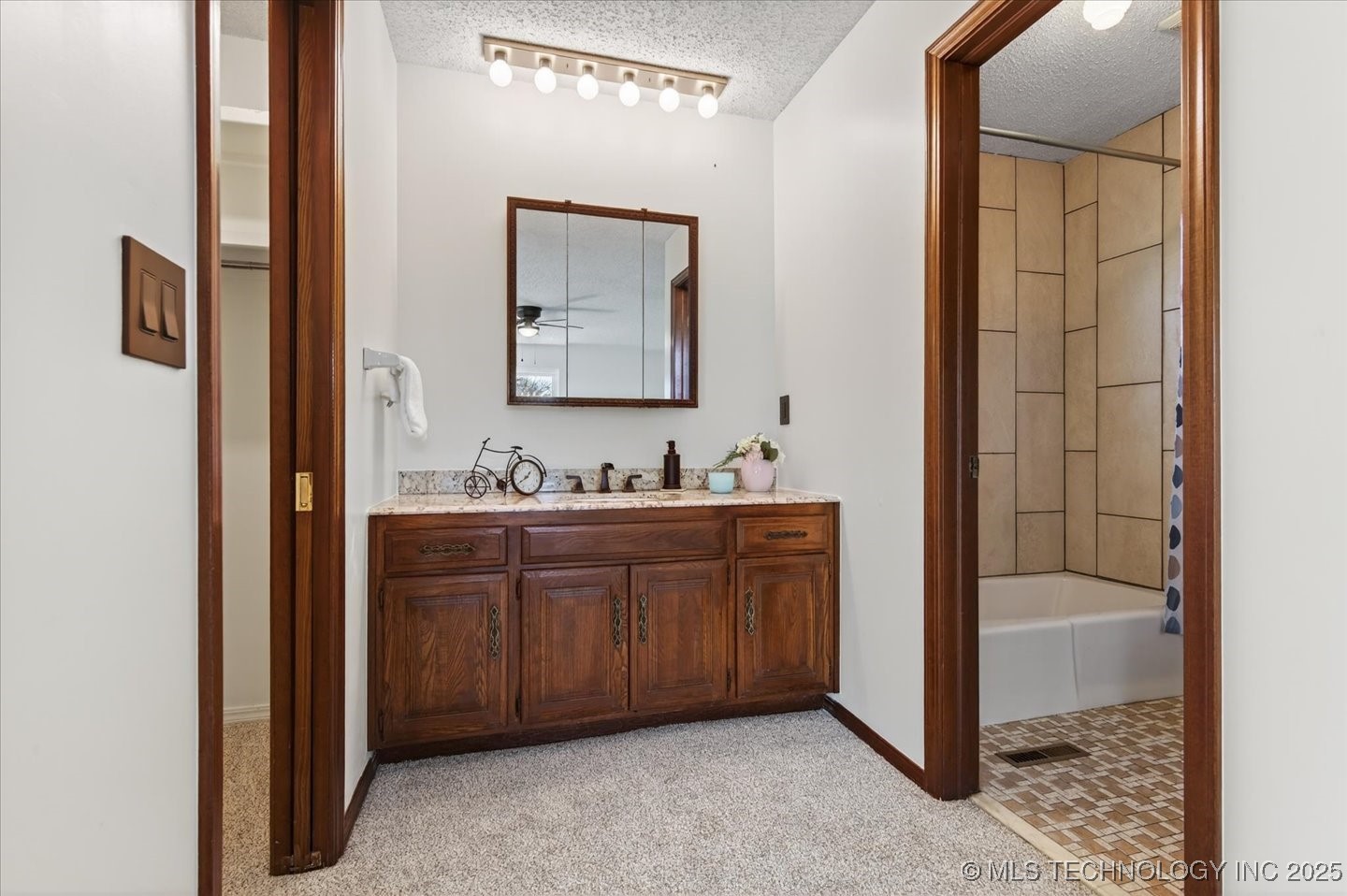 4040 Sheridan Road Property Photo 13