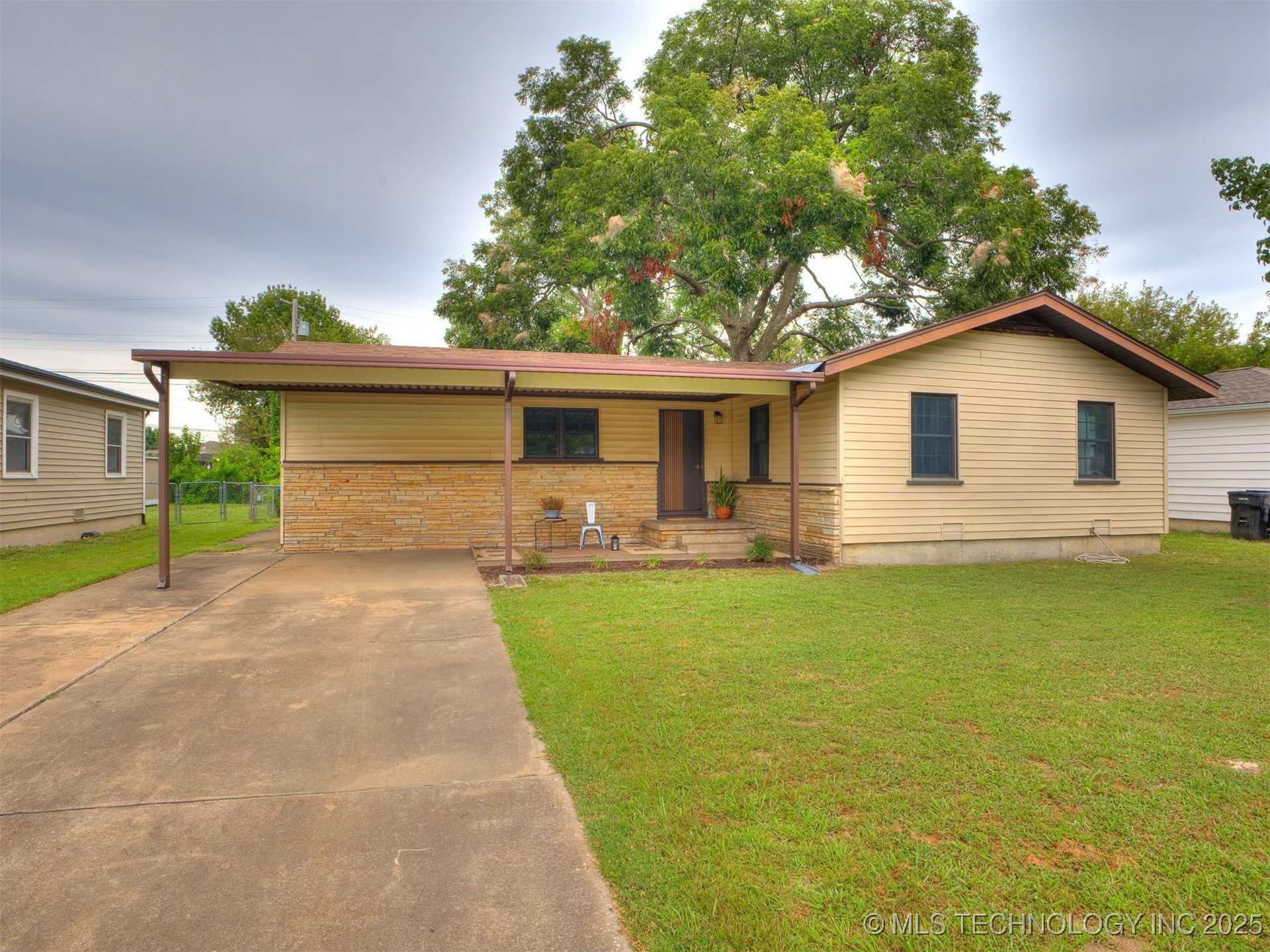 309 S 8th Street Property Photo 2