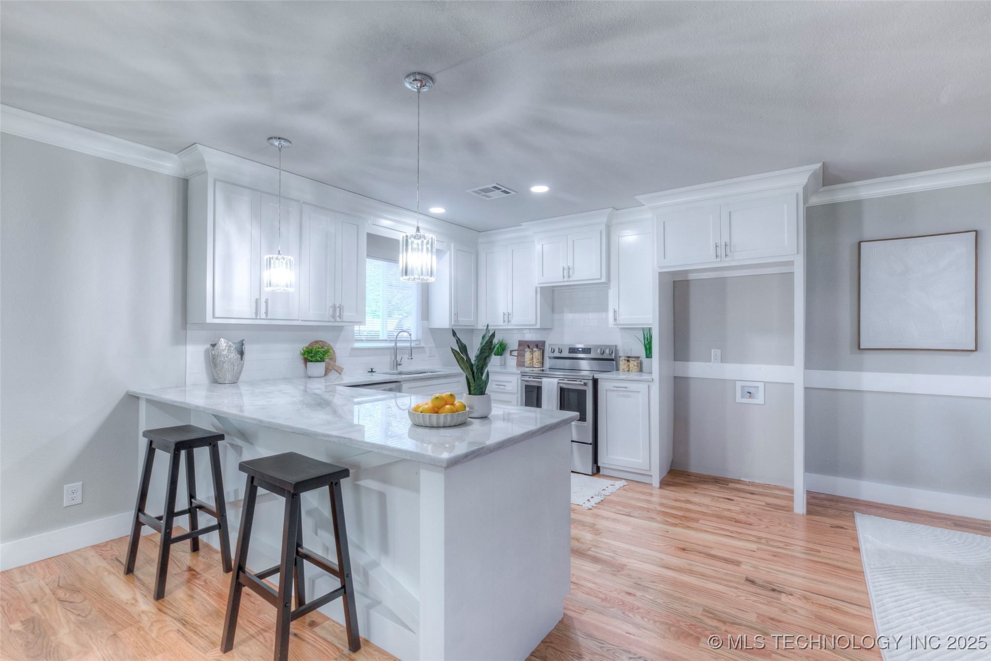 917 S Birch Place Property Photo 8