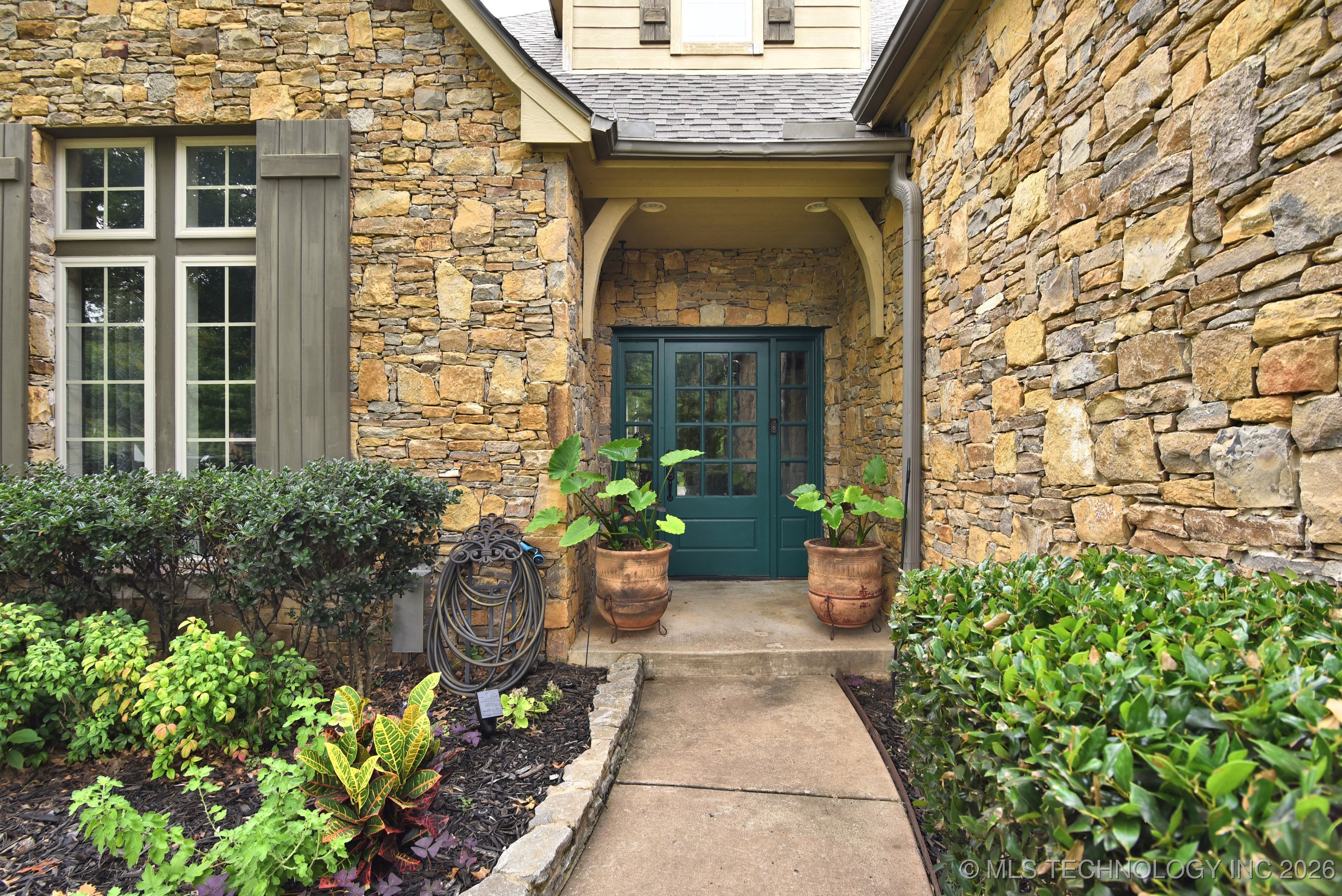 10512 S 91st East Avenue Property Photo 3