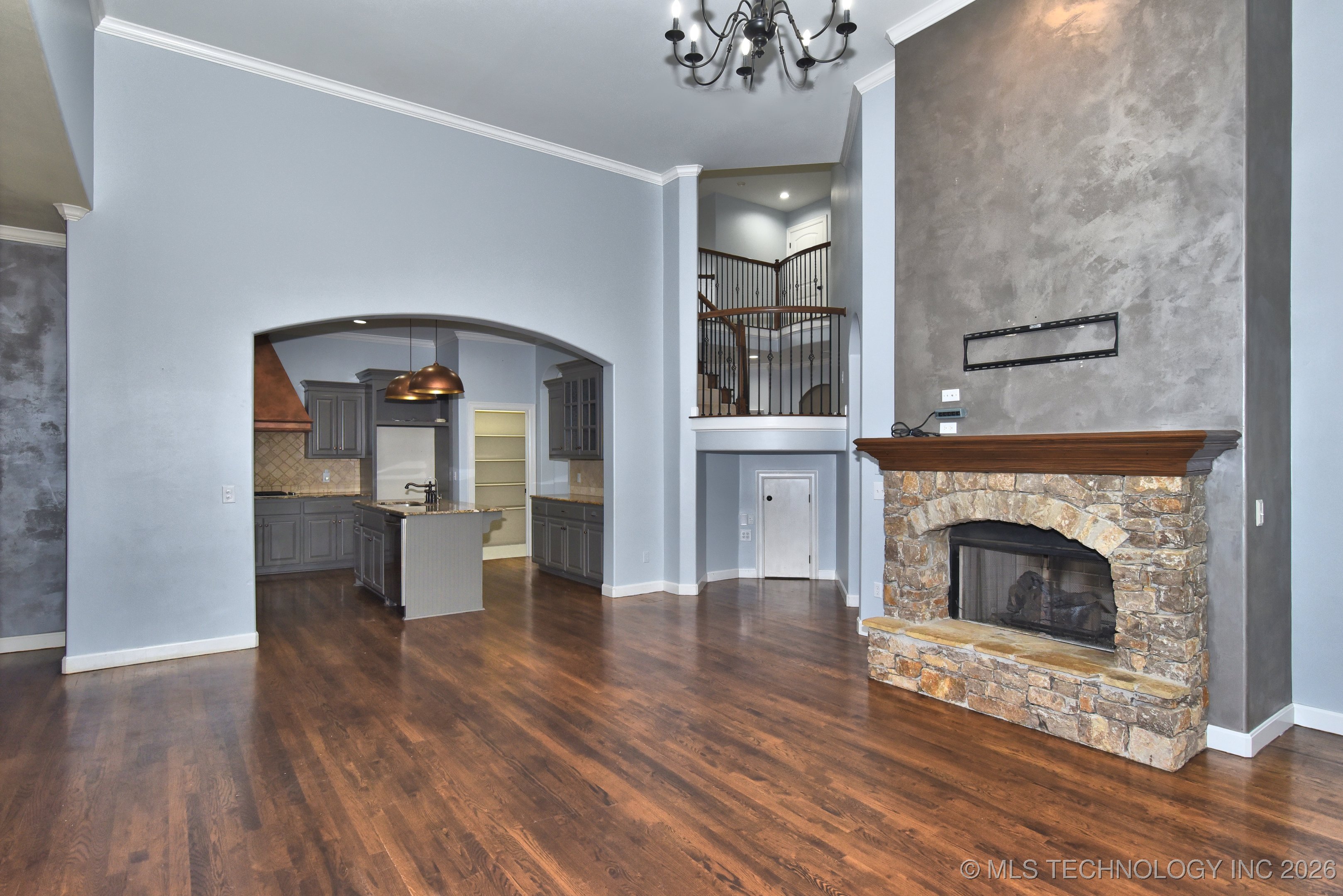 10512 S 91st East Avenue Property Photo 12