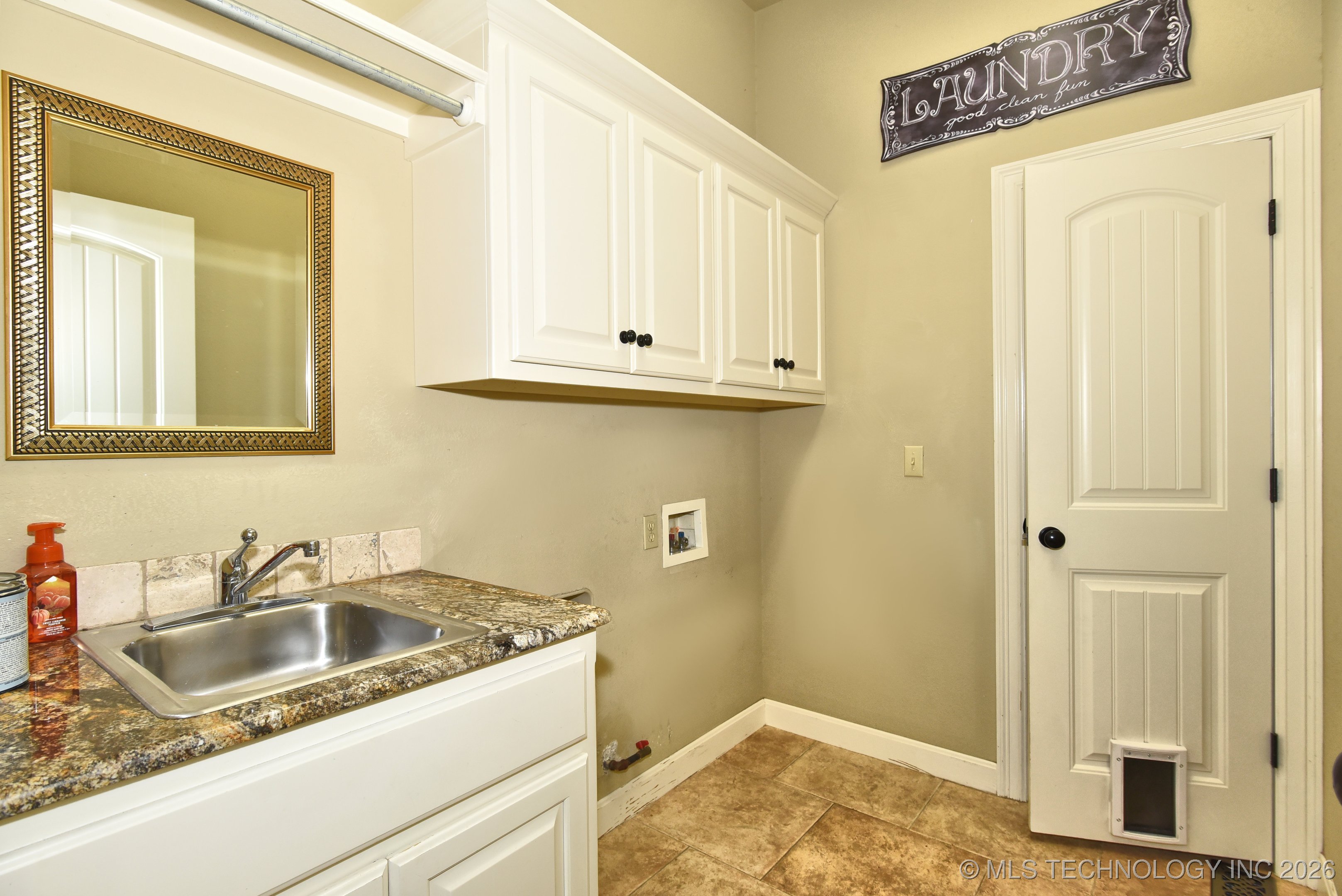 10512 S 91st East Avenue Property Photo 20