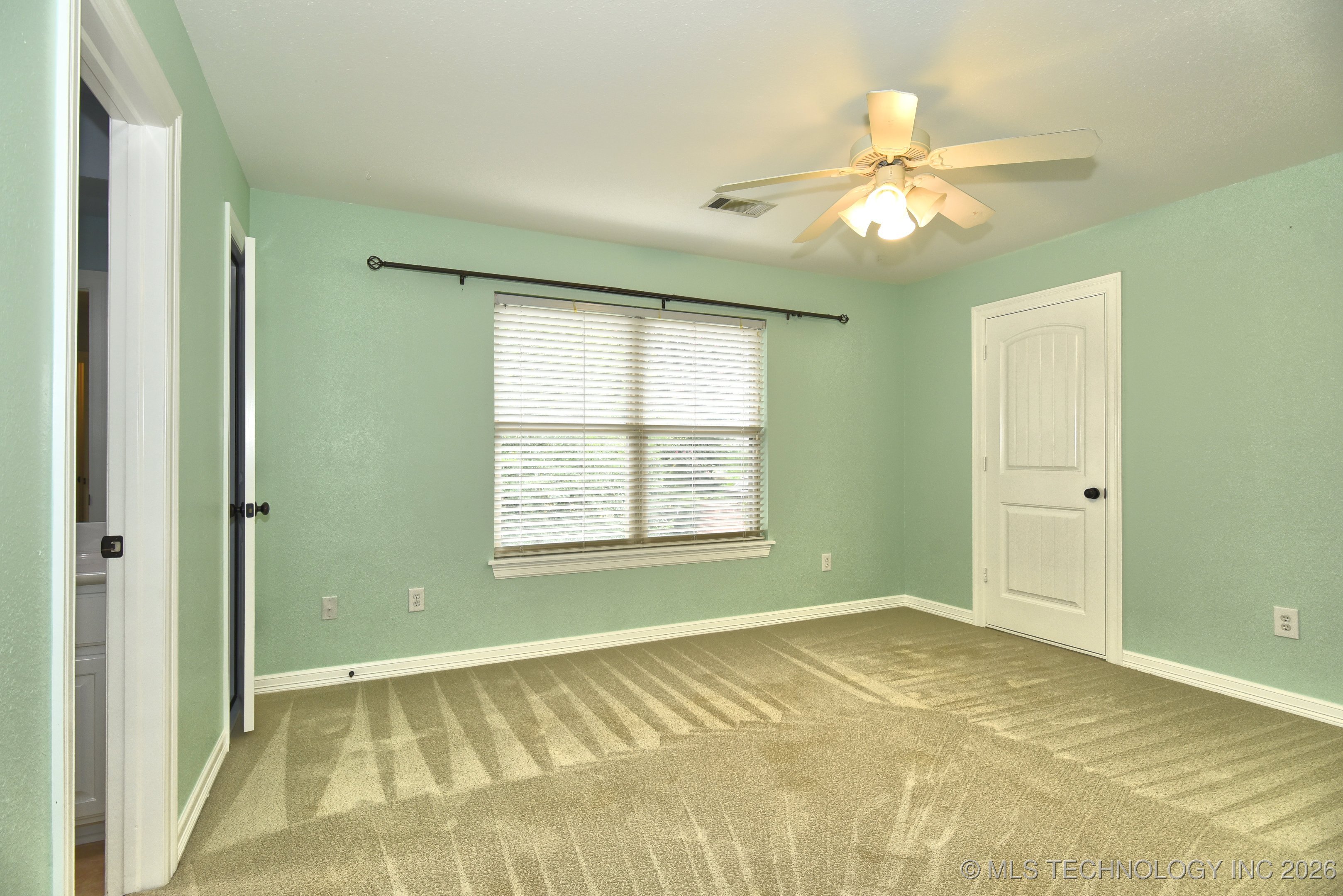 10512 S 91st East Avenue Property Photo 32