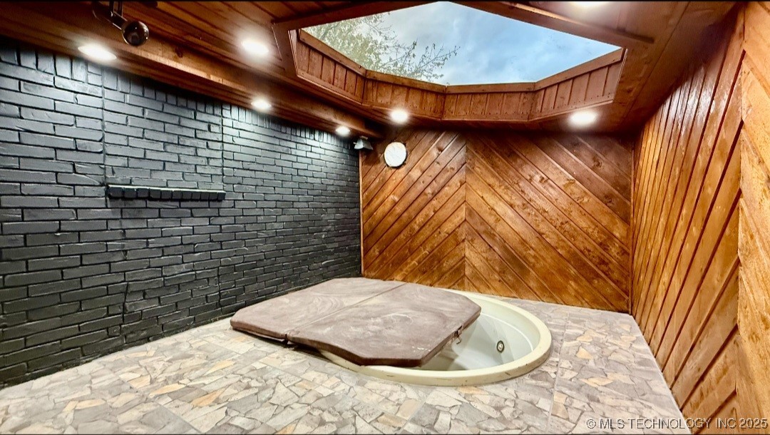 2511 S 121st East Avenue Property Photo 2