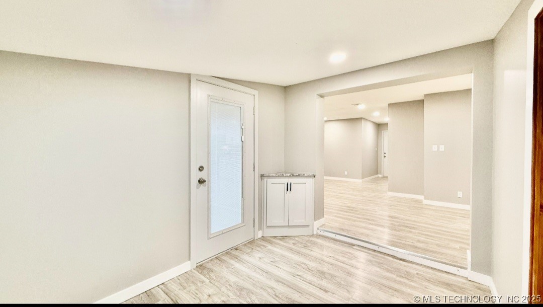 2511 S 121st East Avenue Property Photo 4