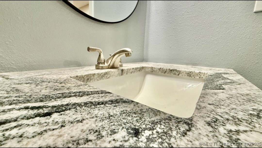 2511 S 121st East Avenue Property Photo 7