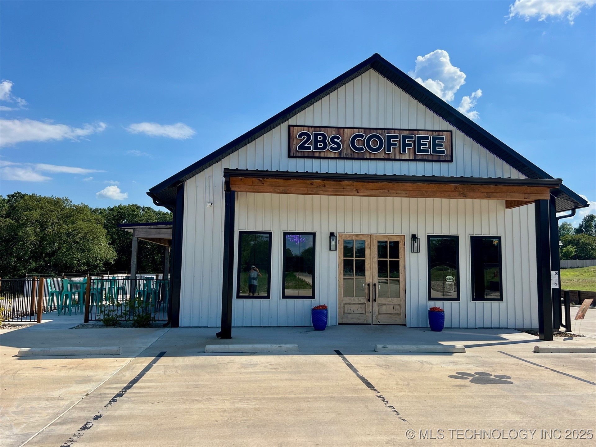 211 W Hwy 70 Property Photo 1