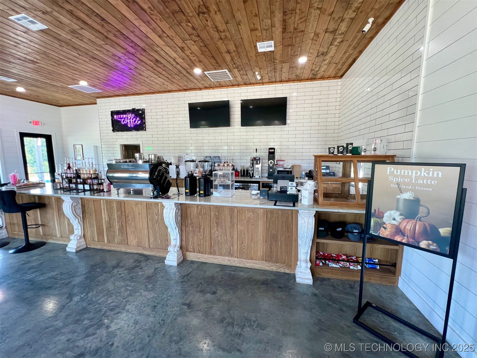 211 W Hwy 70 Property Photo 6