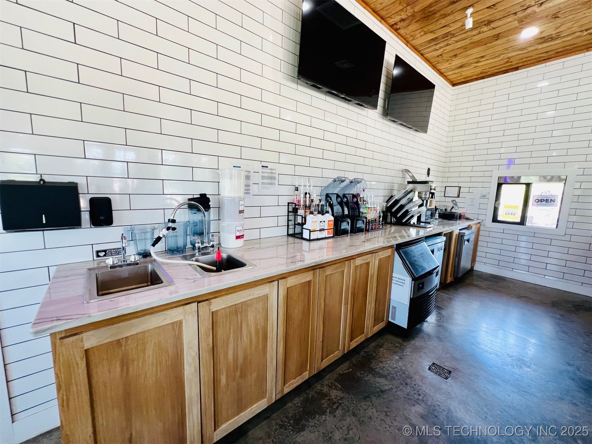 211 W Hwy 70 Property Photo 12