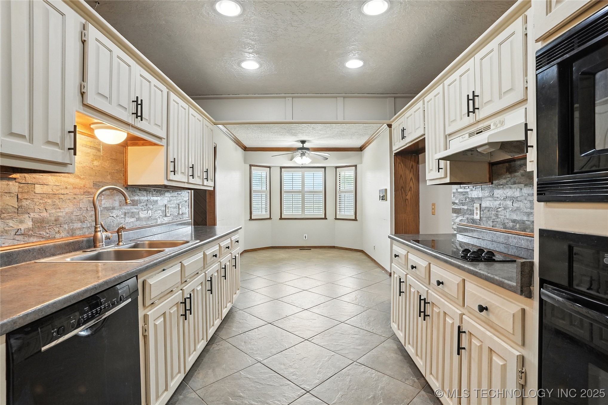 408 E Kingsport Street Property Photo 8