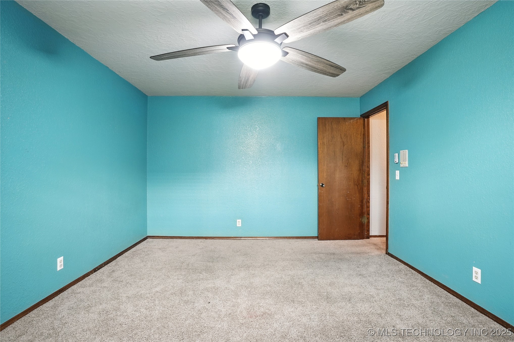 408 E Kingsport Street Property Photo 18