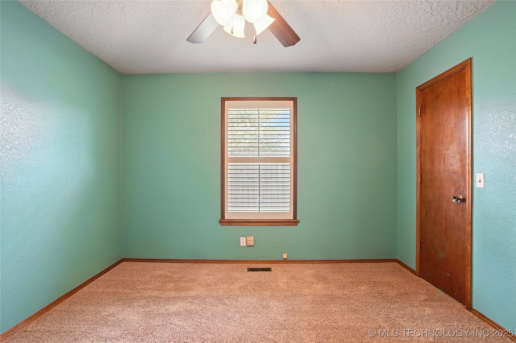 408 E Kingsport Street Property Photo 20