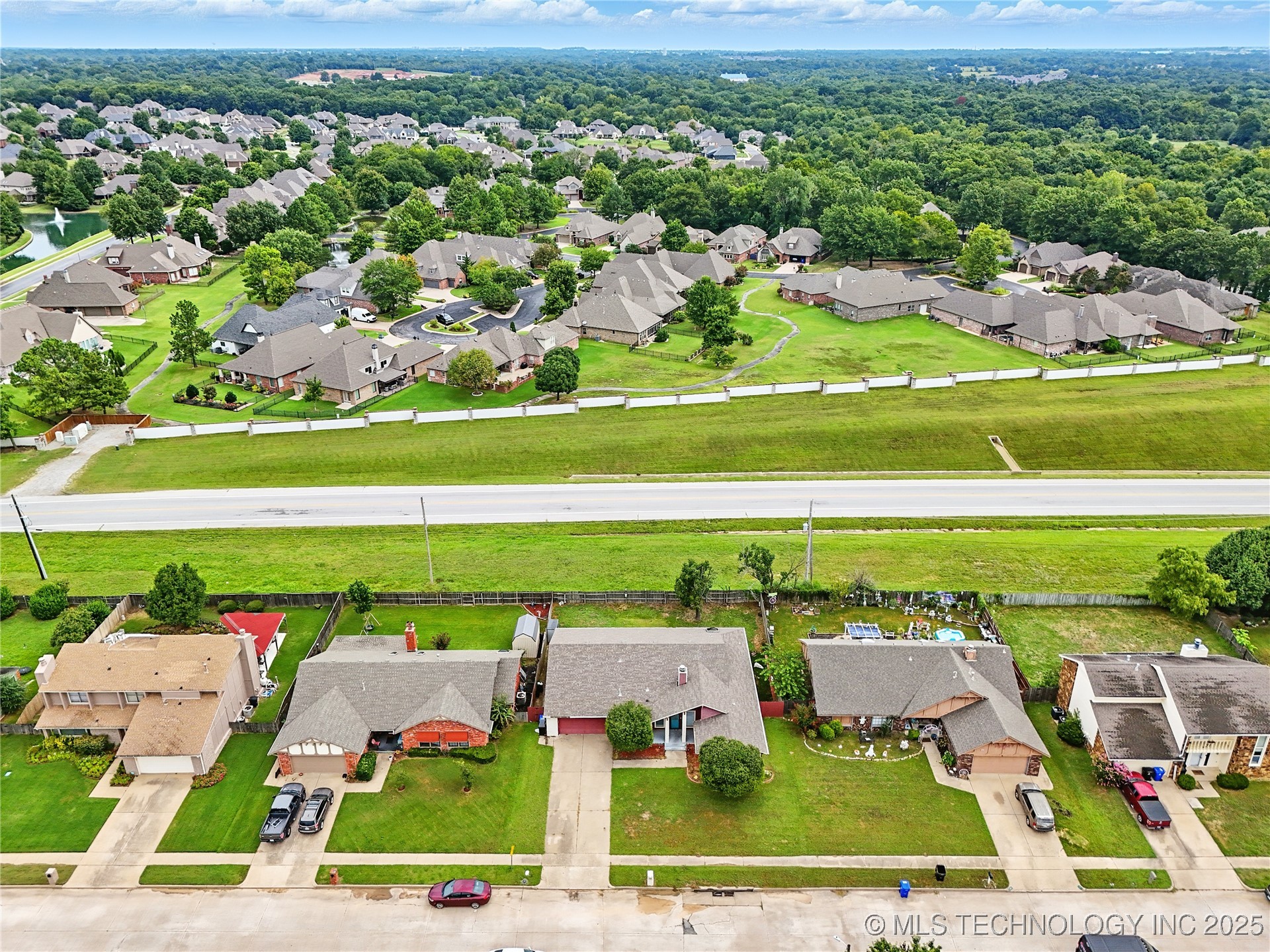 408 E Kingsport Street Property Photo 27