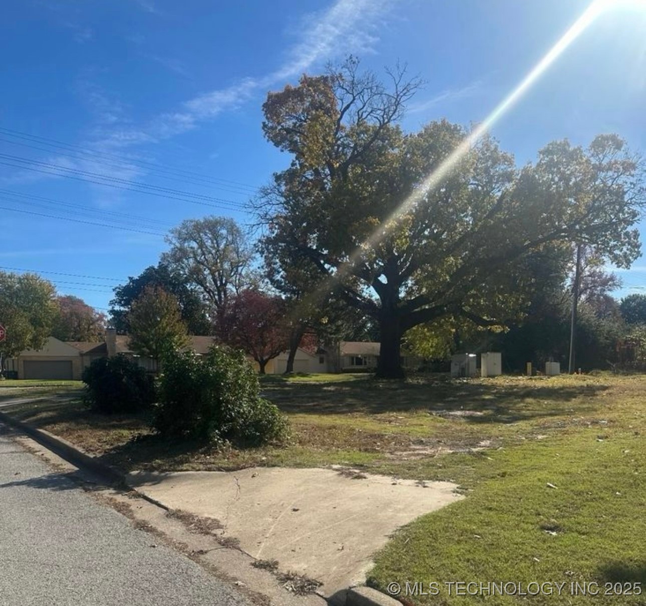 1260 E 30th Street Property Photo 2