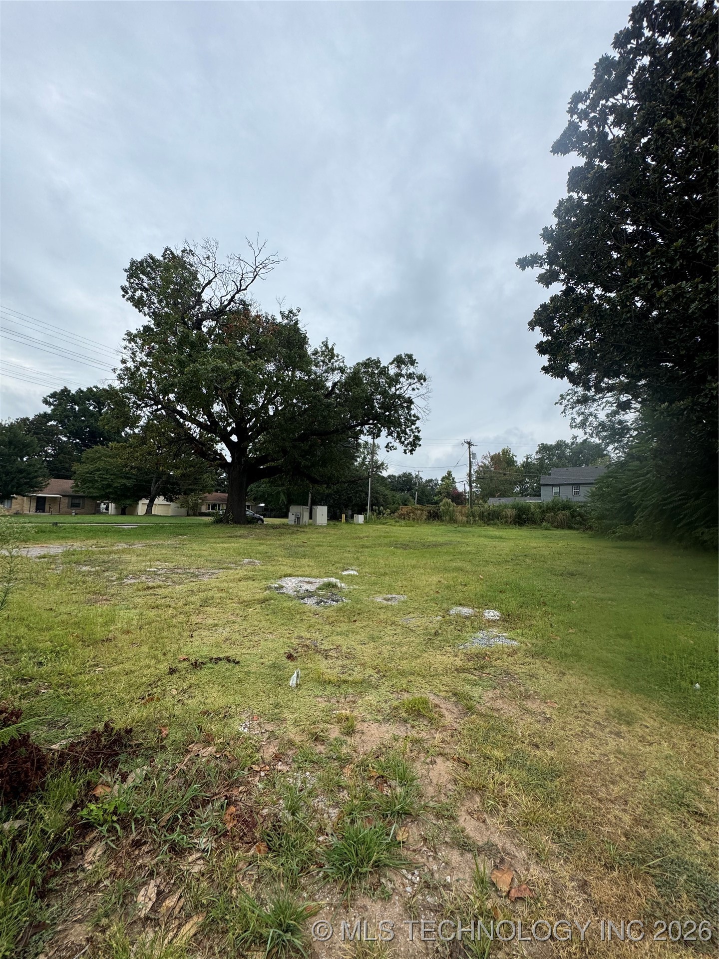 1260 E 30th Street Property Photo 3