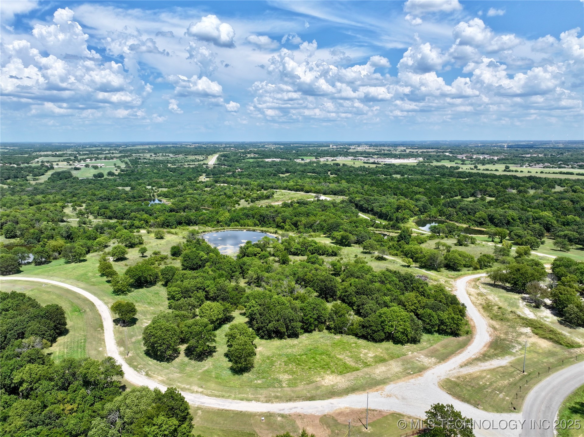 001 E Buffalo Springs Court Property Photo 1