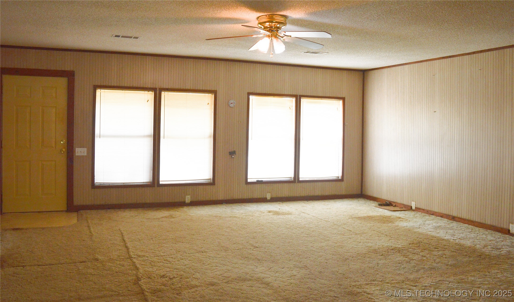 837 N 4250 Road Property Photo 5