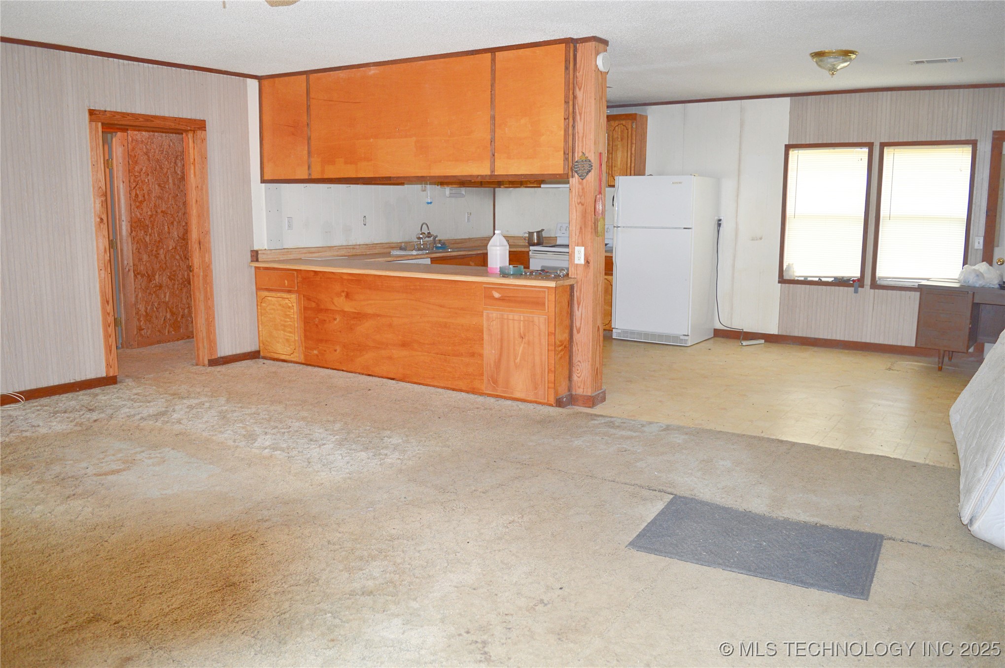 837 N 4250 Road Property Photo 6