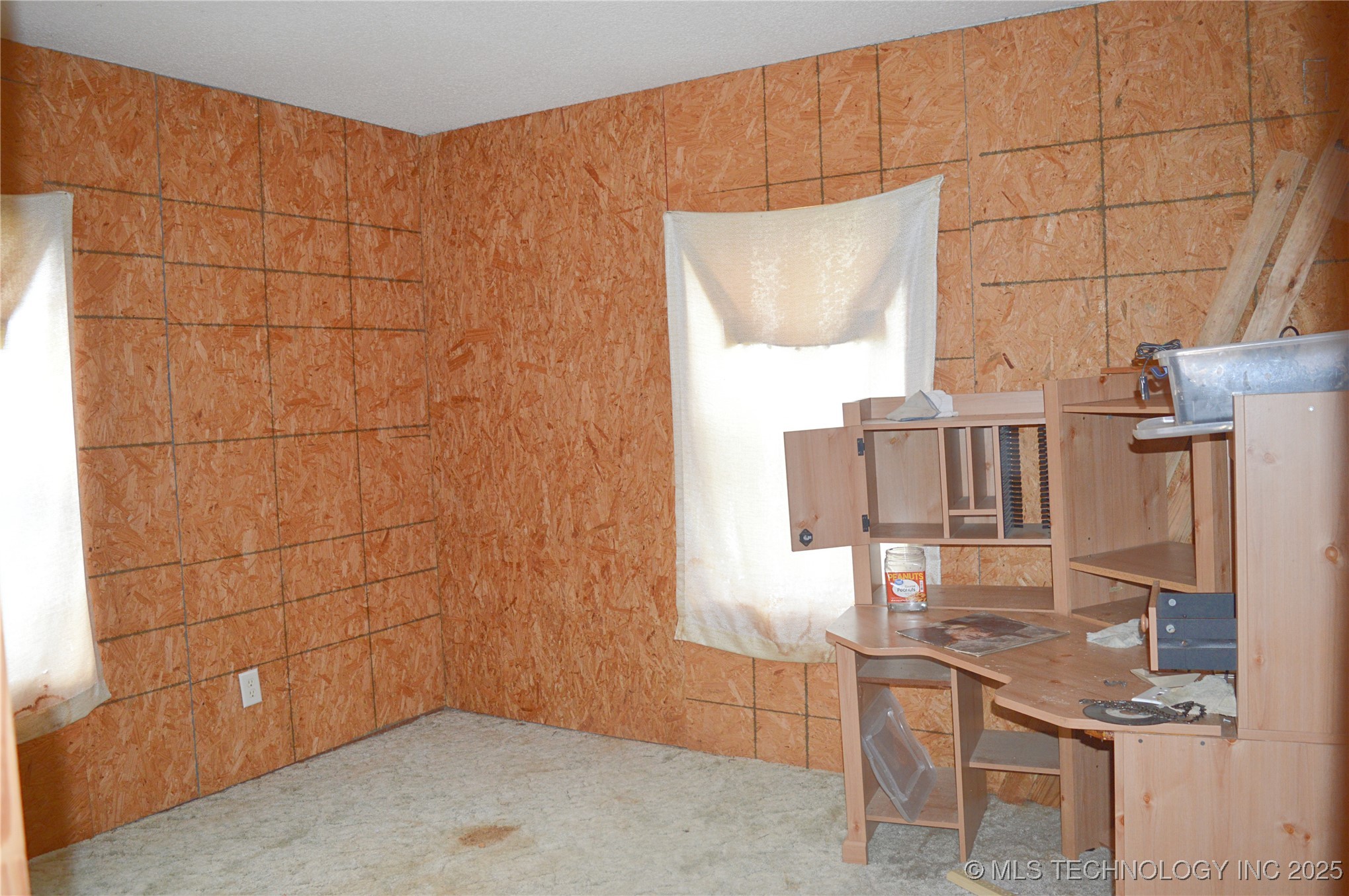 837 N 4250 Road Property Photo 12